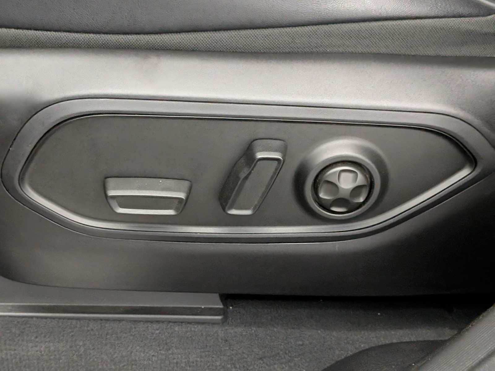 Thumbnail: 2024 Jeep Grand Cherokee L - 19