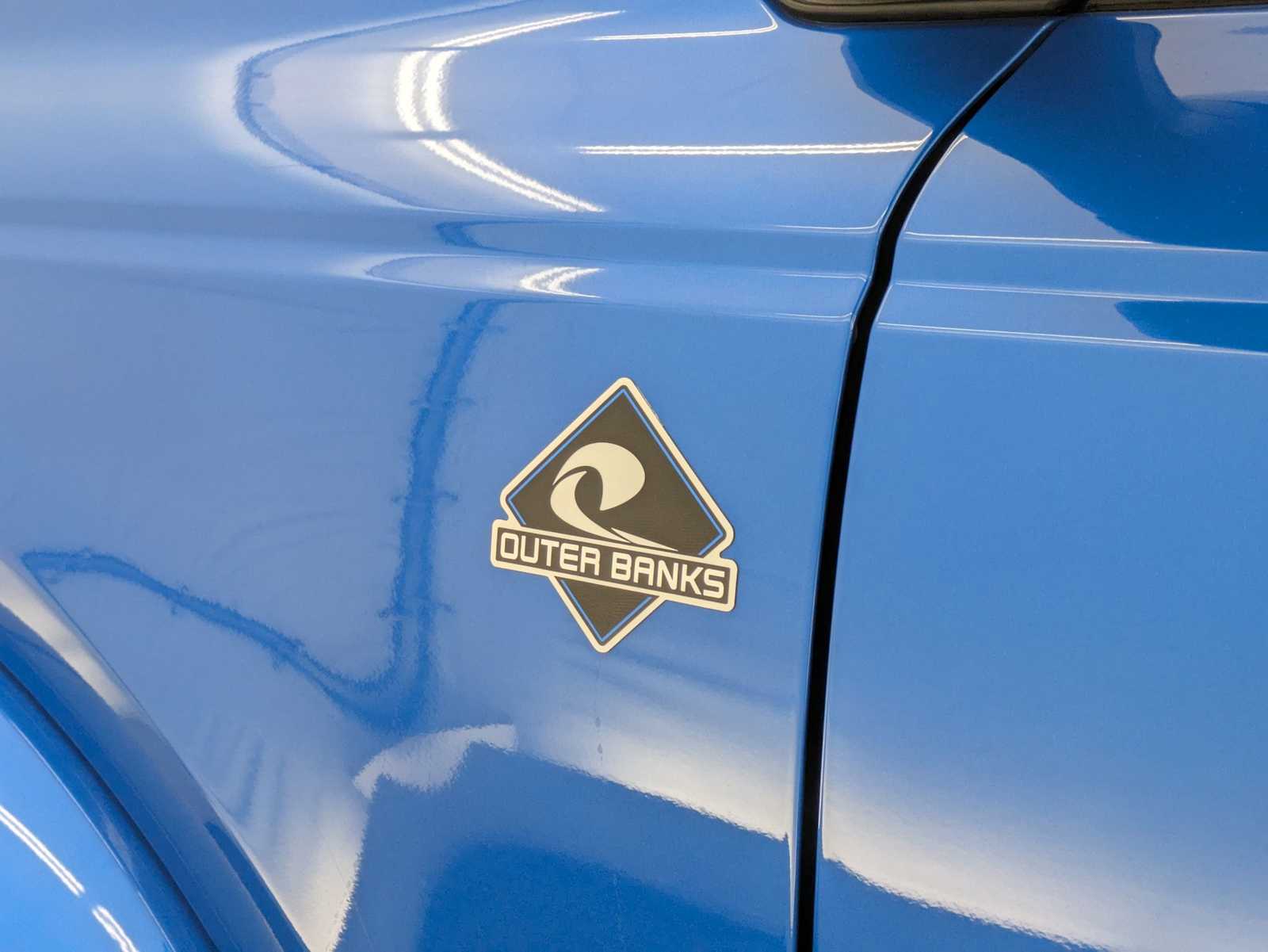 2024 Ford Bronco Outer Banks 12