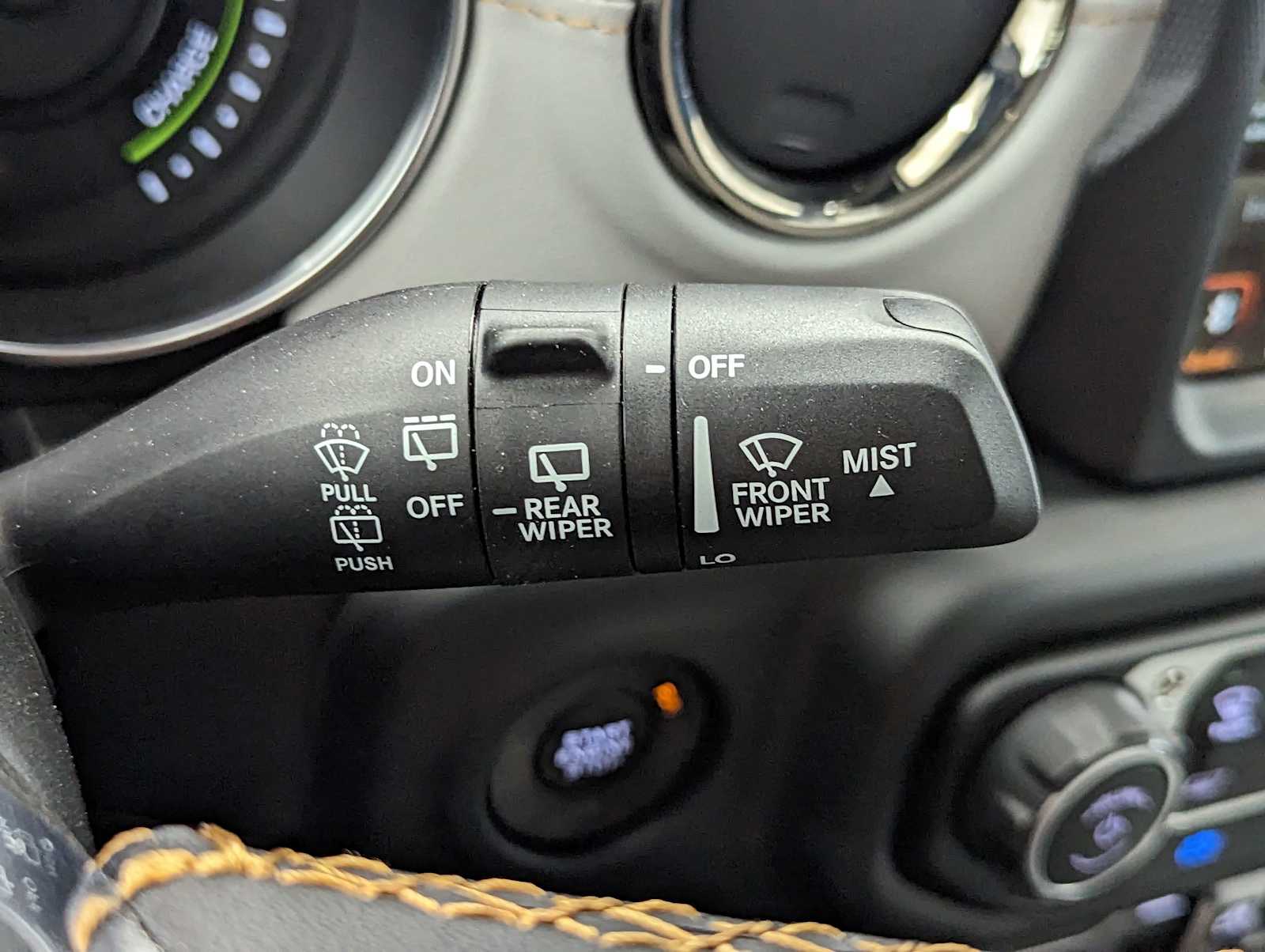 2023 Jeep Wrangler Sahara 25