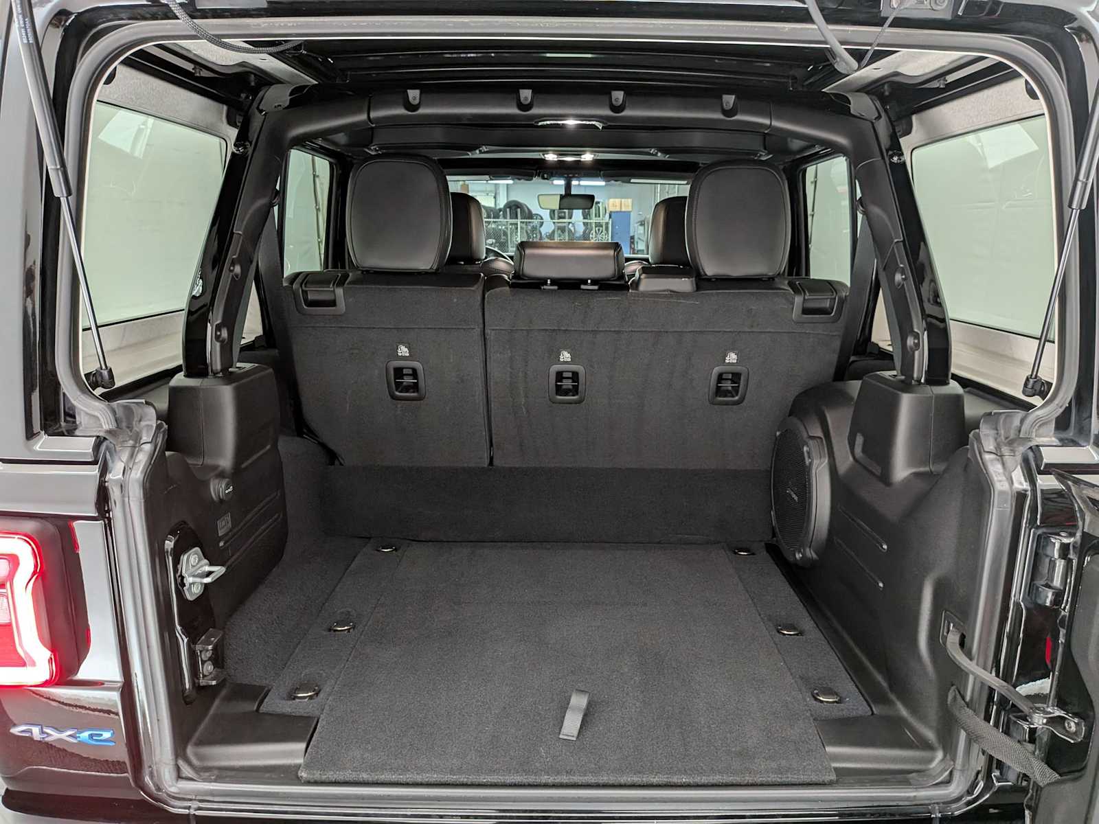 Thumbnail: 2022 Jeep Wrangler - 34