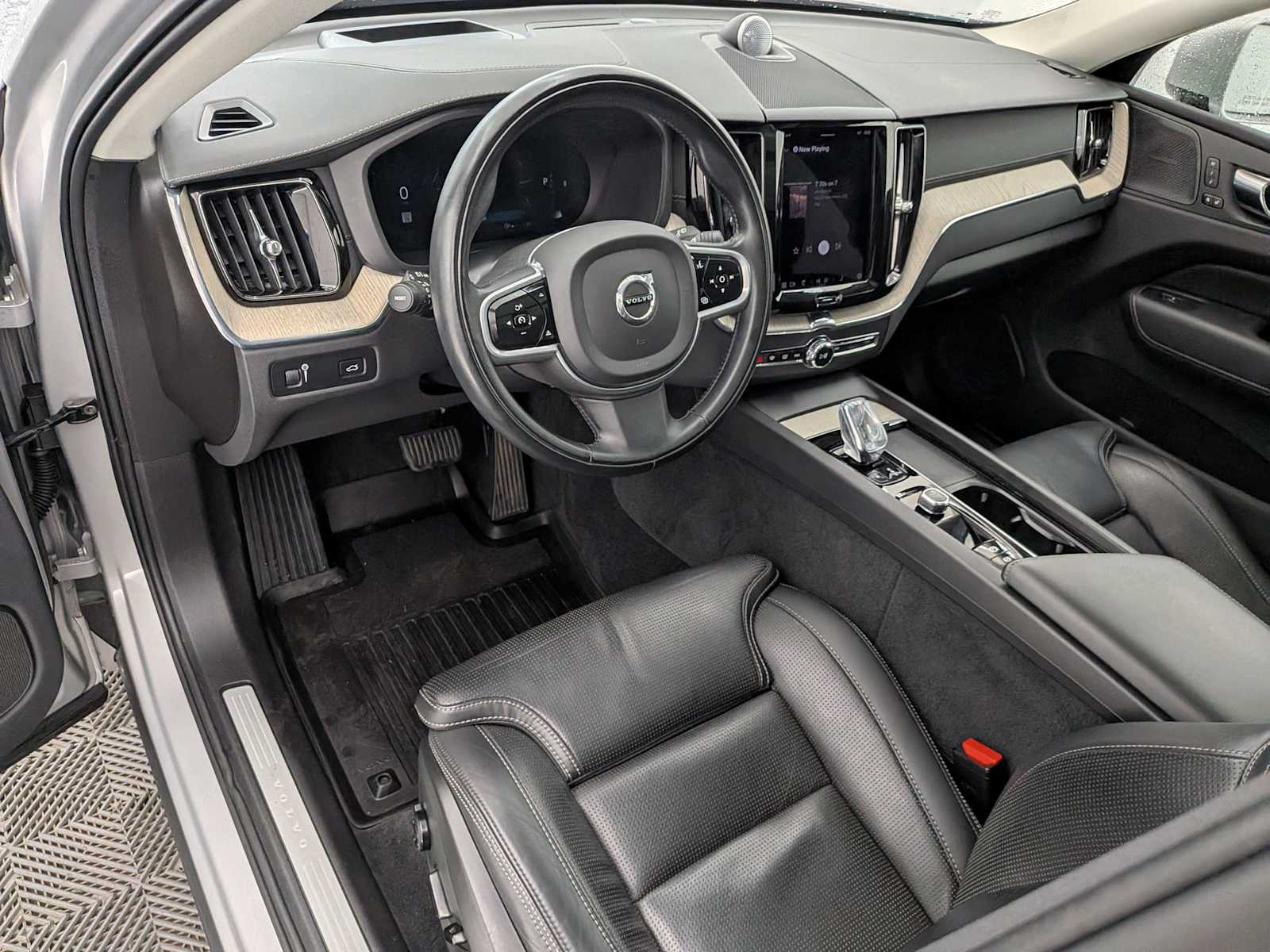 Thumbnail: 2022 Volvo XC60 - 2