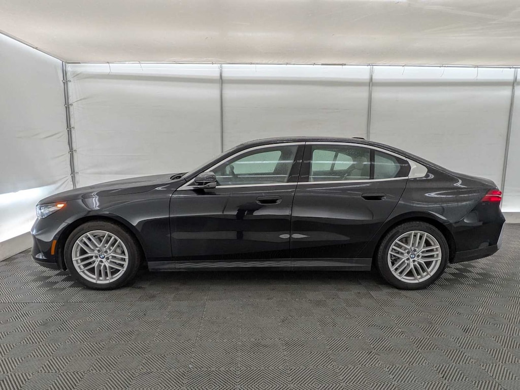 Used 2024 BMW 530i Sedan
