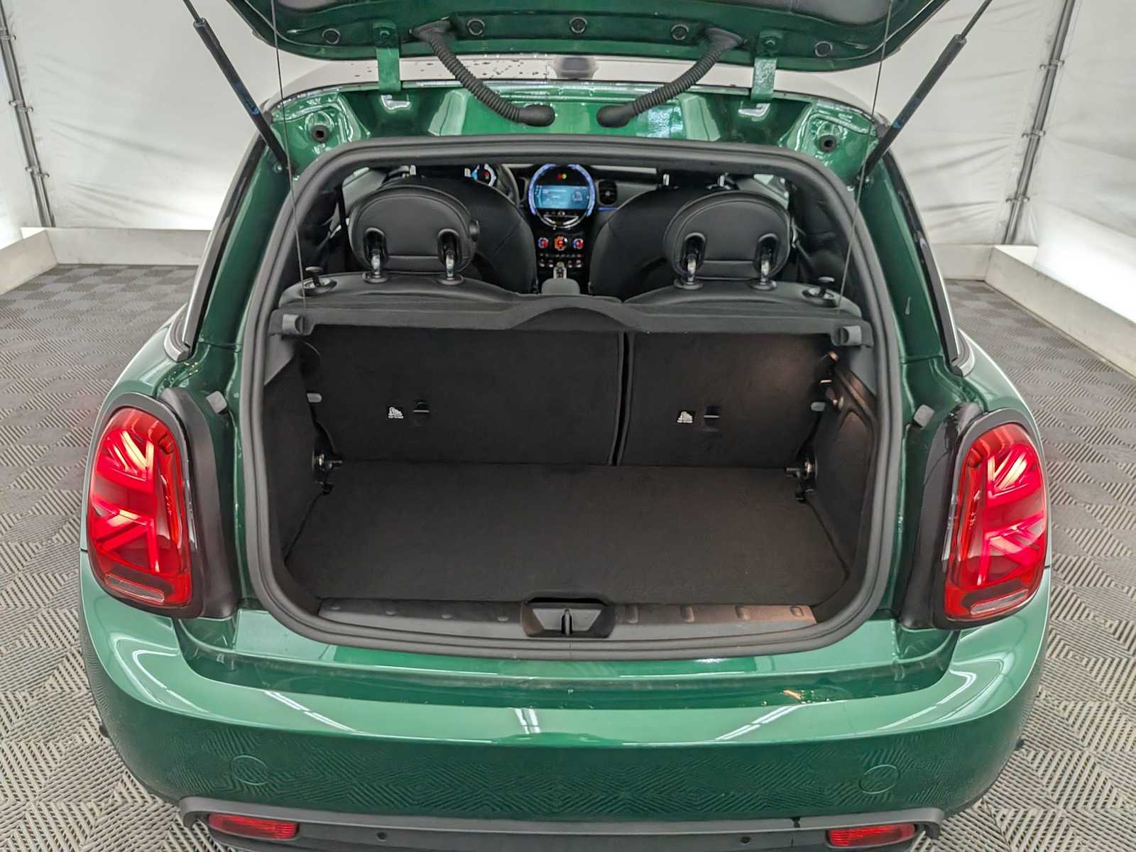 Thumbnail: 2022 MINI Cooper Hardtop - 32