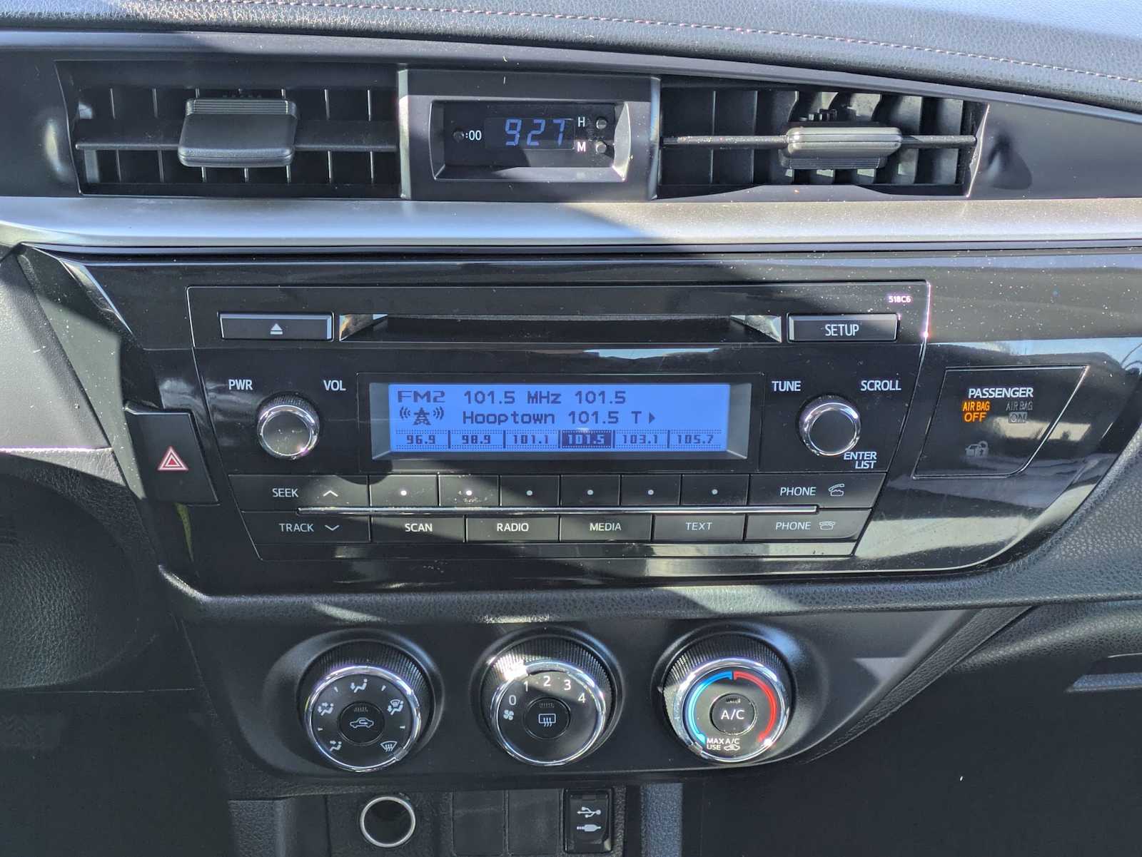 Thumbnail: 2015 Toyota Corolla - 27