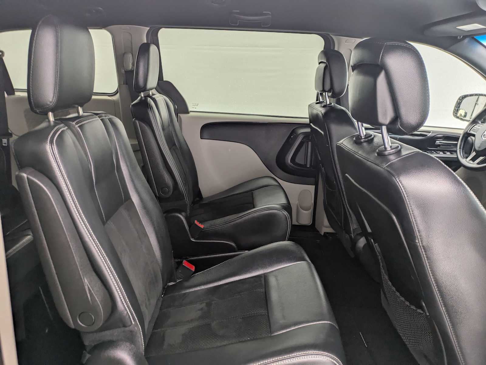 Thumbnail: 2017 Dodge Grand Caravan - 20