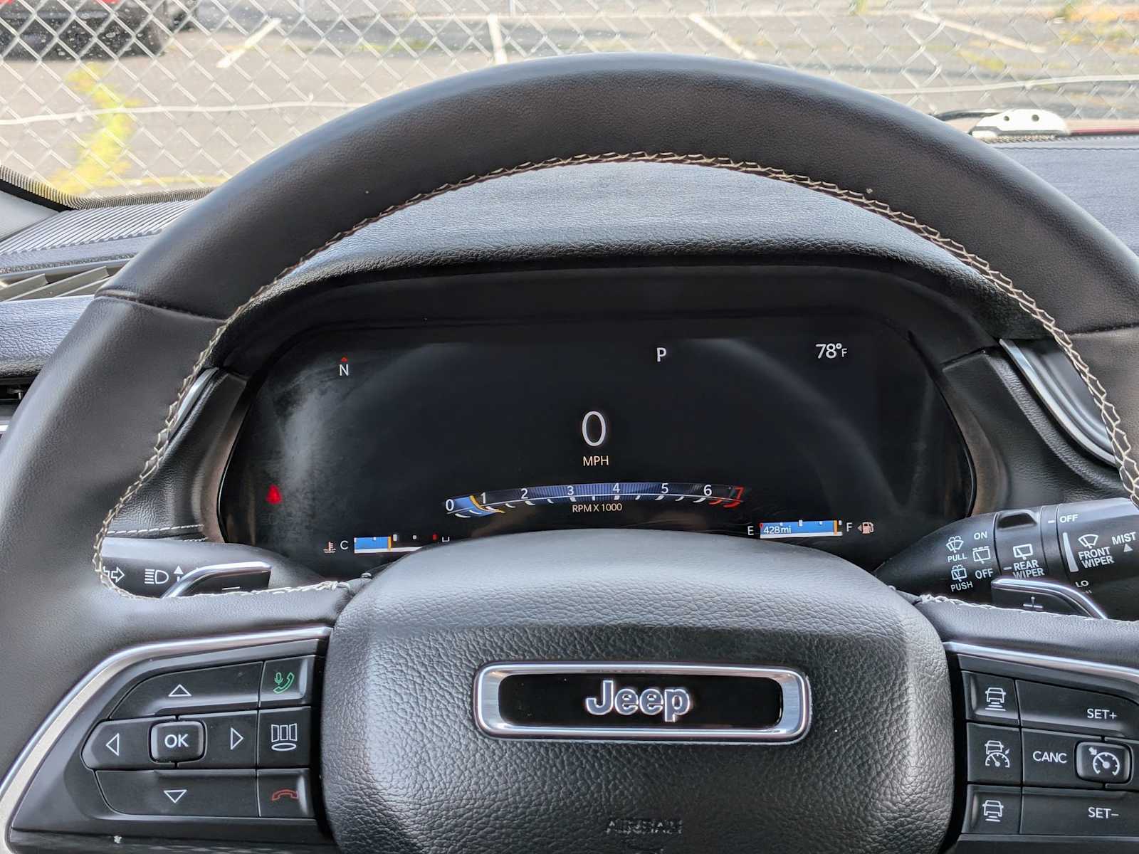 Thumbnail: 2024 Jeep Grand Cherokee - 32