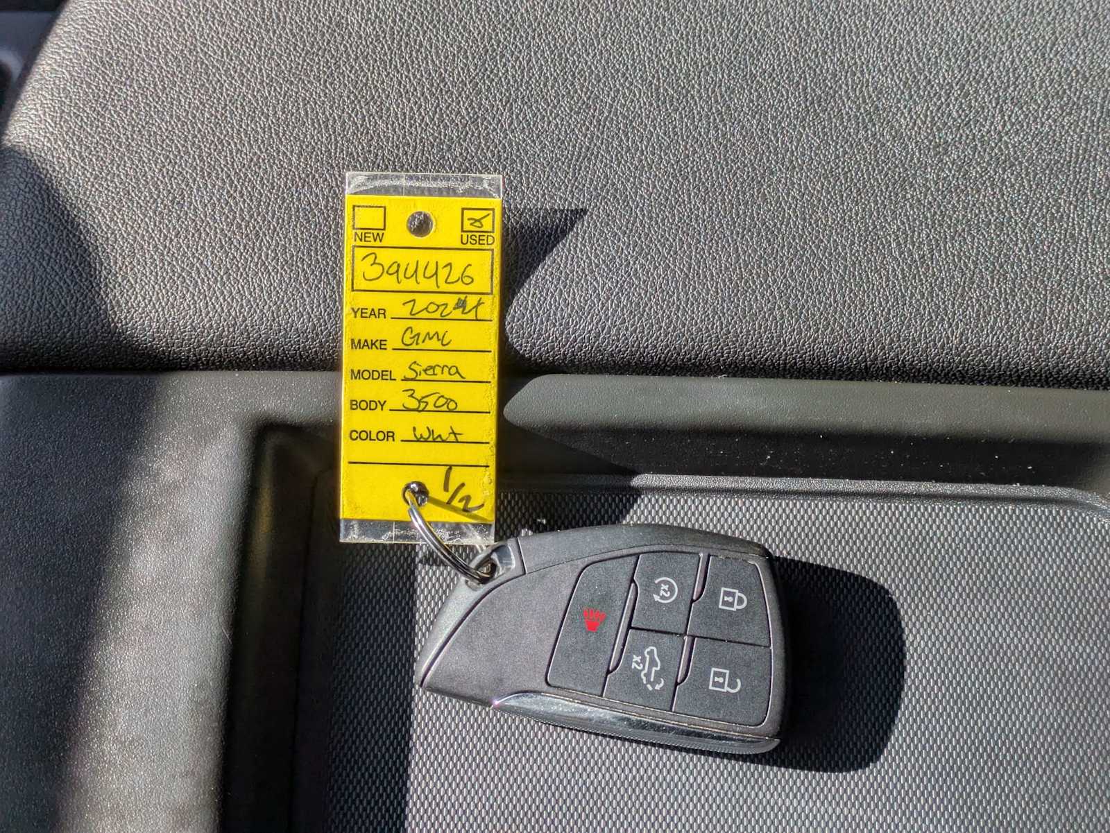 Thumbnail: 2024 GMC Sierra 3500 - 33