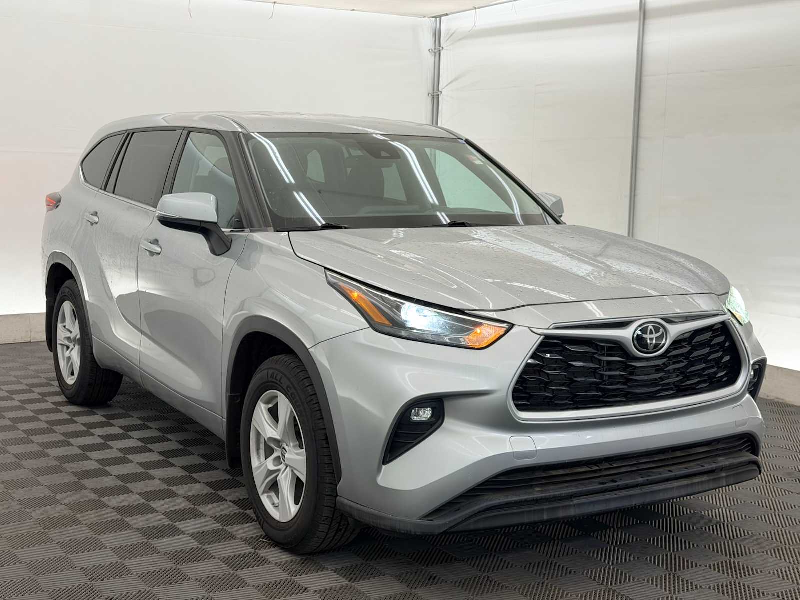 Thumbnail: 2024 Toyota Highlander - 8