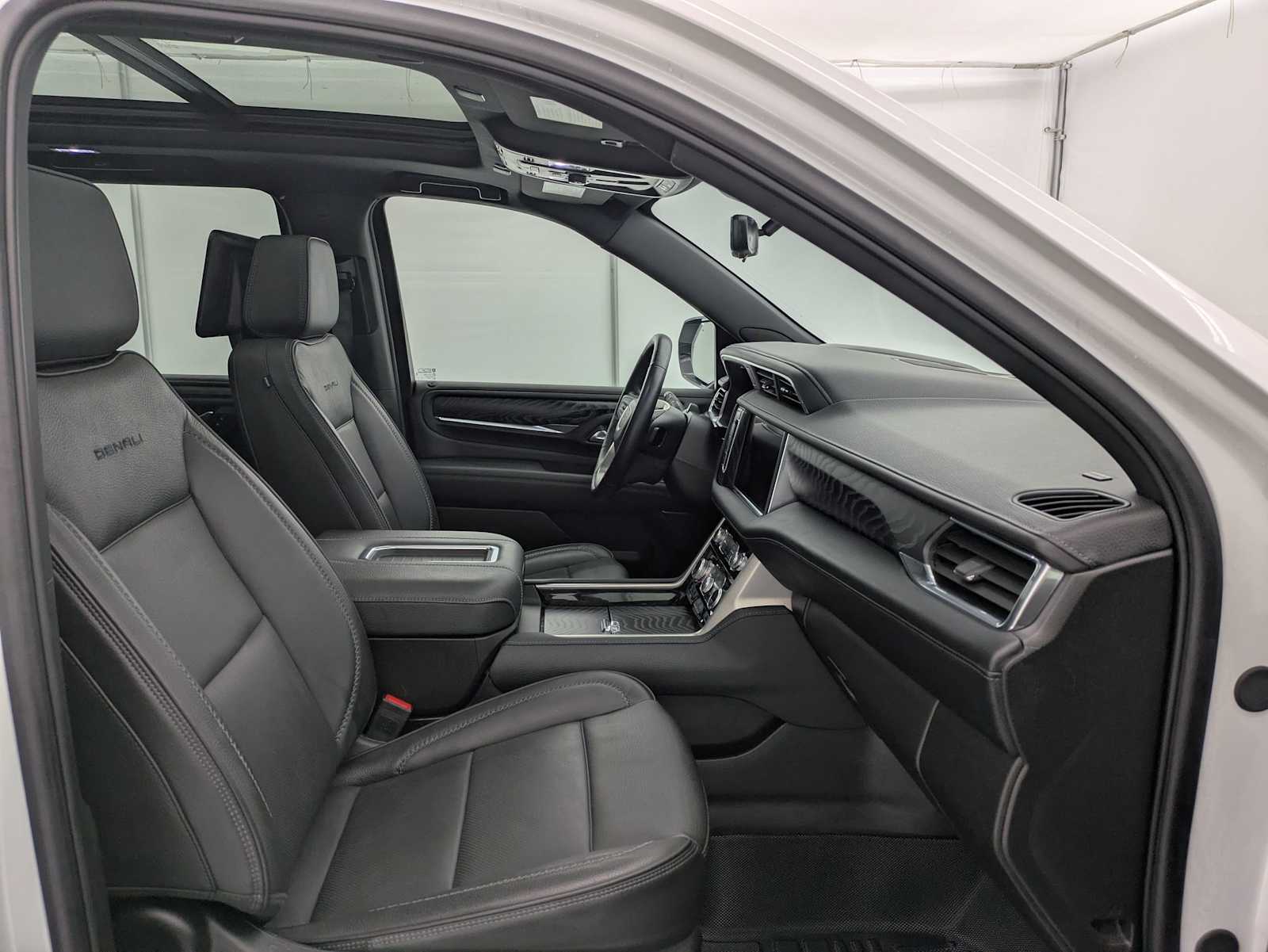 Thumbnail: 2024 GMC Yukon - 24