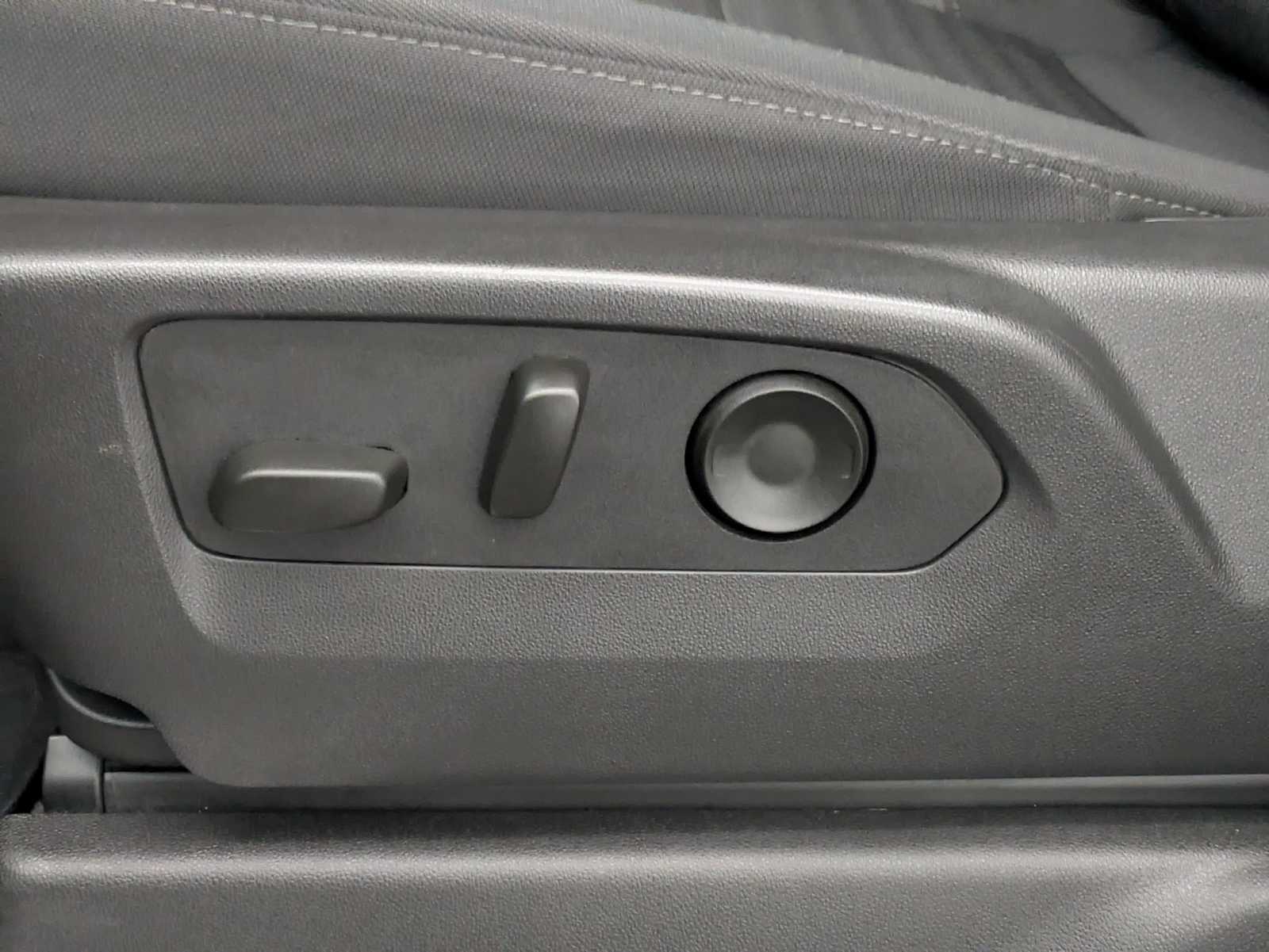 Thumbnail: 2025 GMC Sierra 3500 - 19