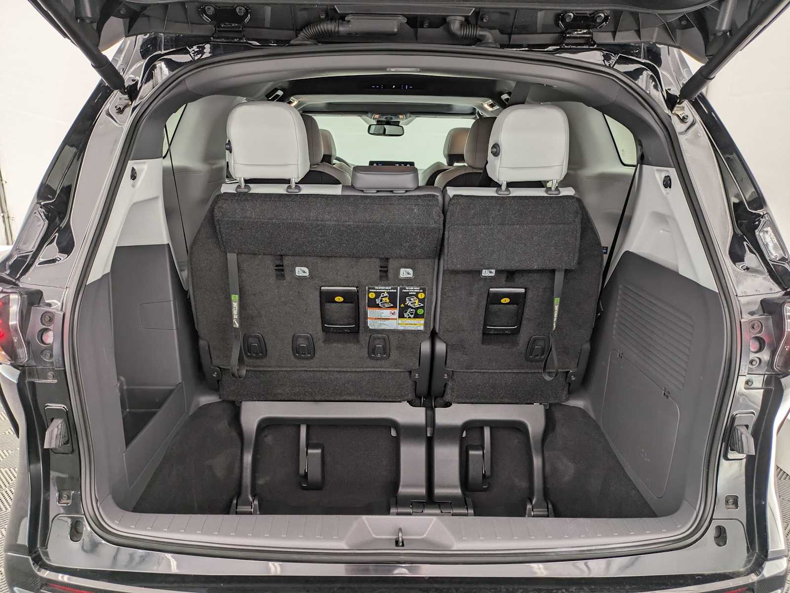 Thumbnail: 2024 Toyota Sienna - 33