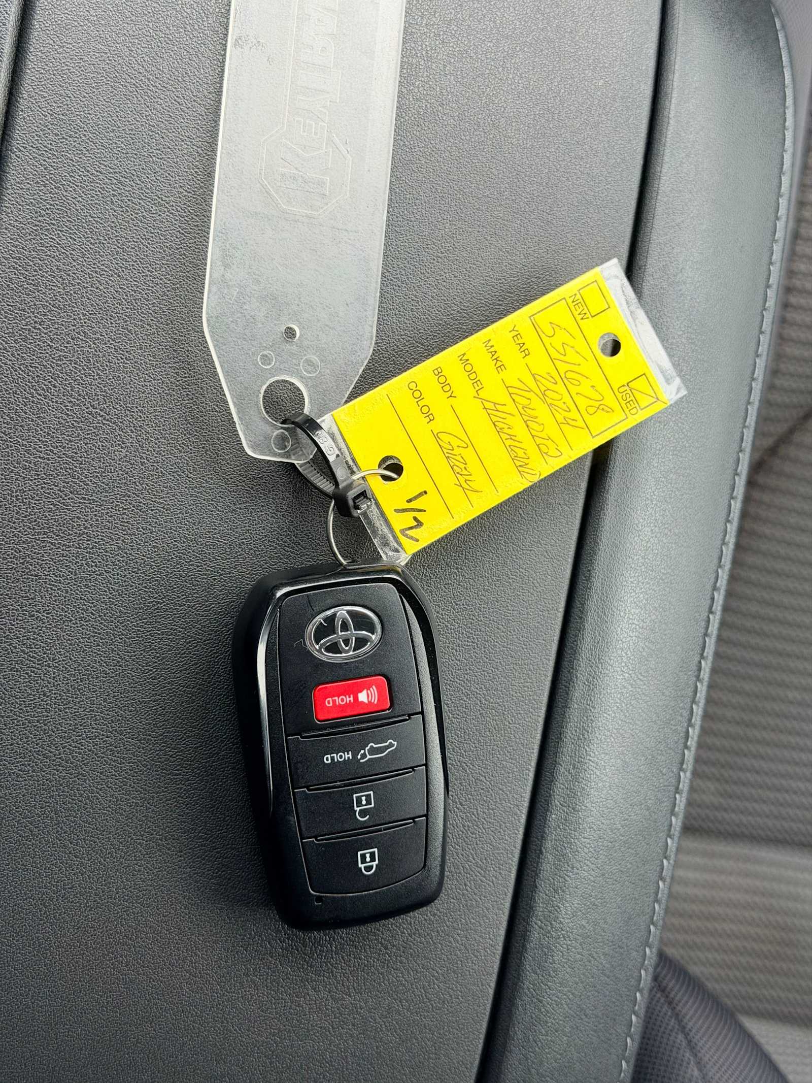 Thumbnail: 2024 Toyota Highlander - 33