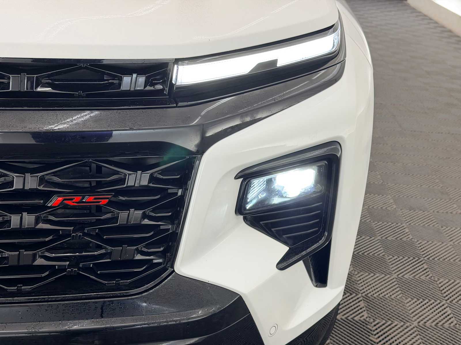 Thumbnail: 2024 Chevrolet Traverse - 10