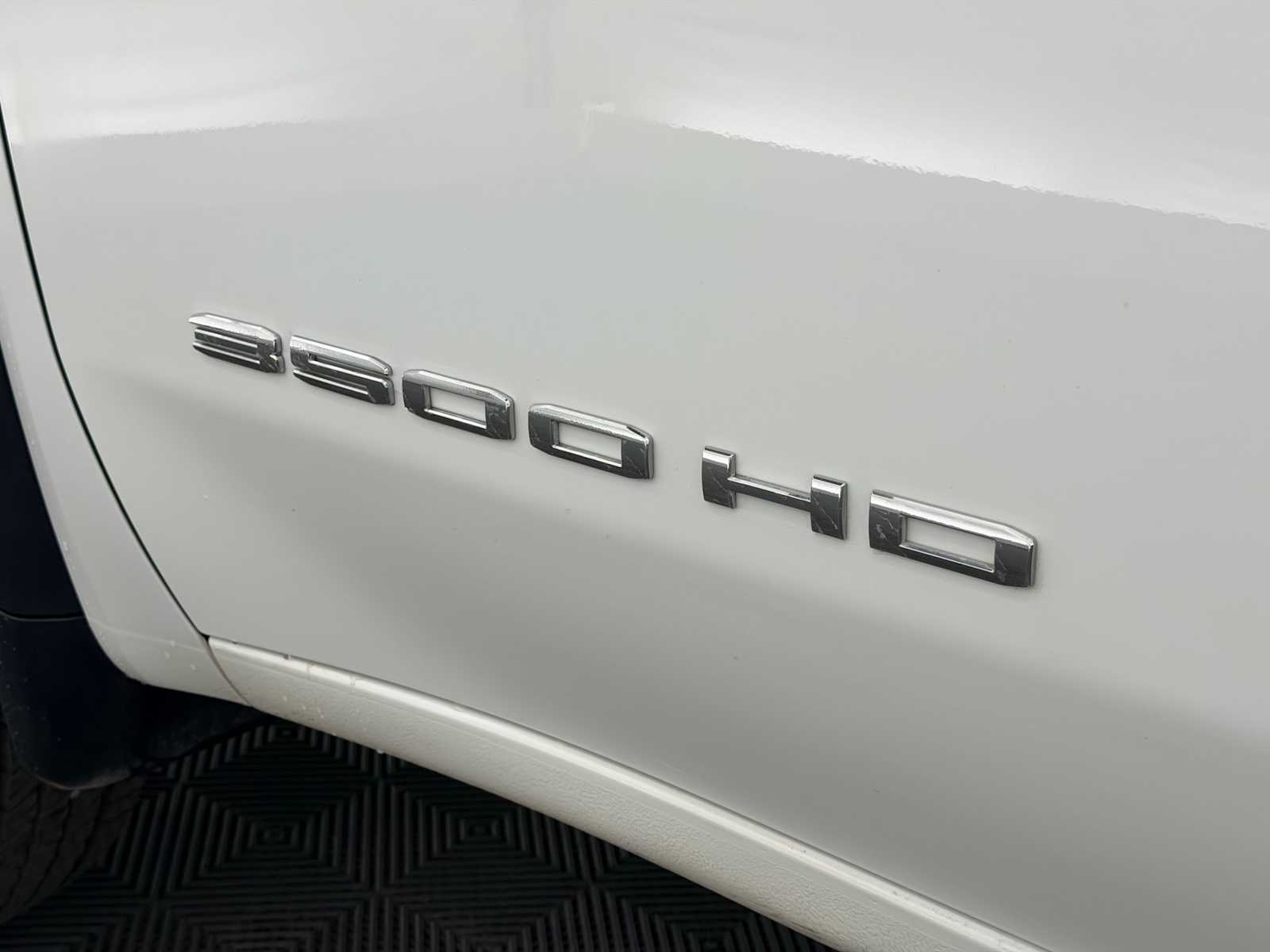 Thumbnail: 2023 GMC Sierra 3500 - 11