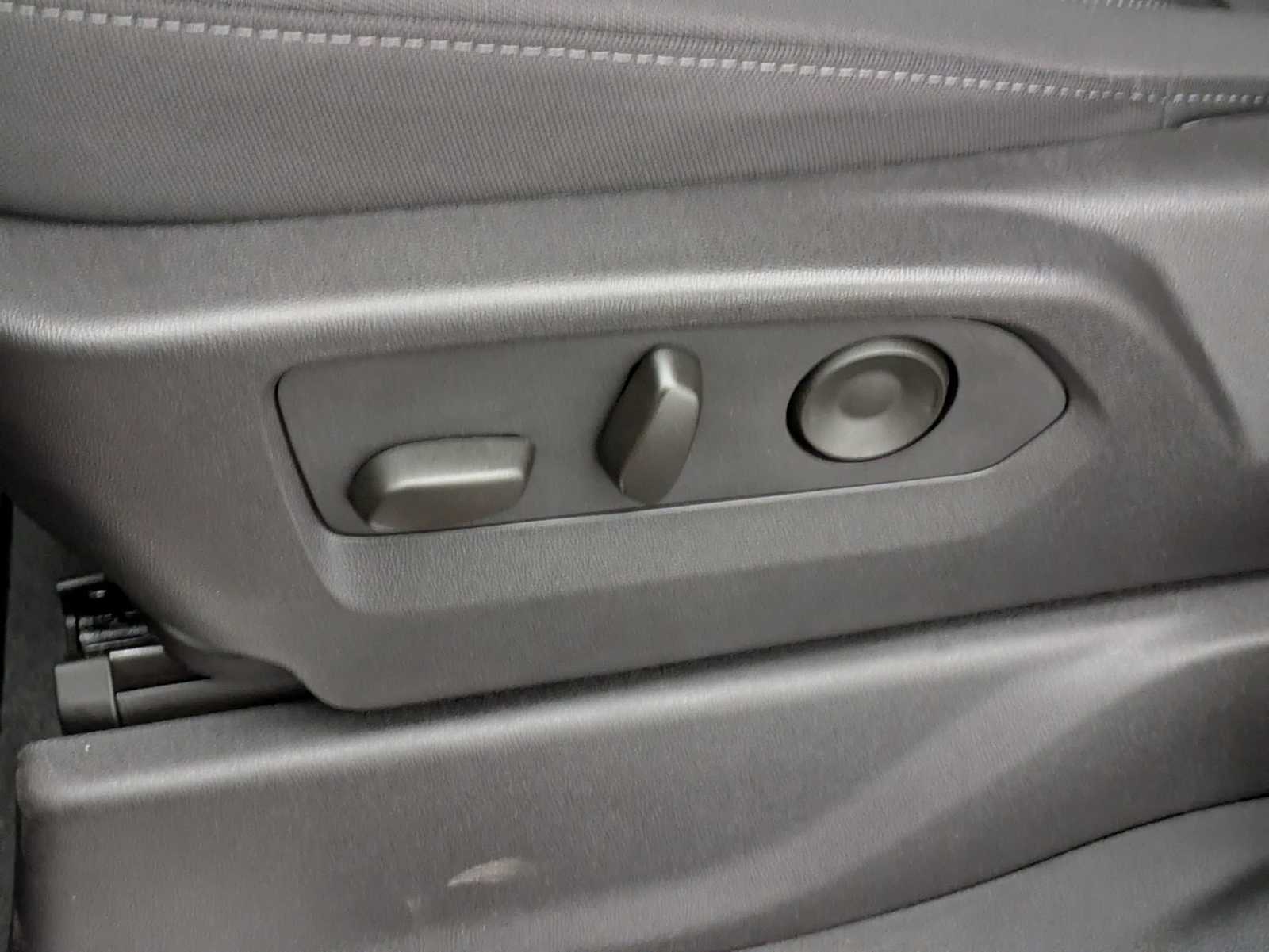 Thumbnail: 2024 Chevrolet Silverado 1500 - 18