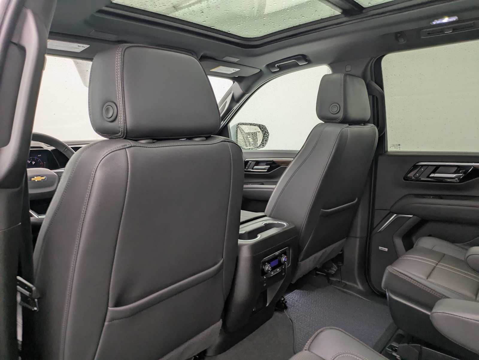 Thumbnail: 2025 Chevrolet Suburban - 20