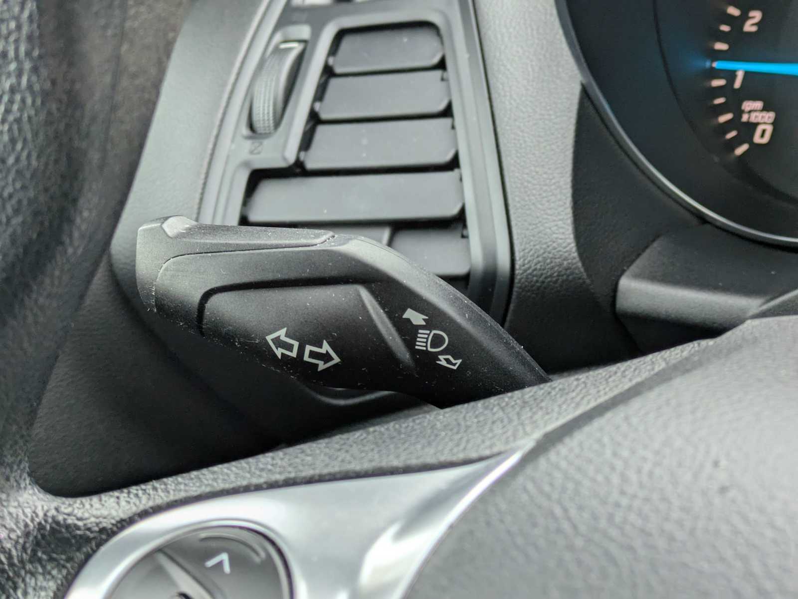 Thumbnail: 2015 Ford Escape - 27