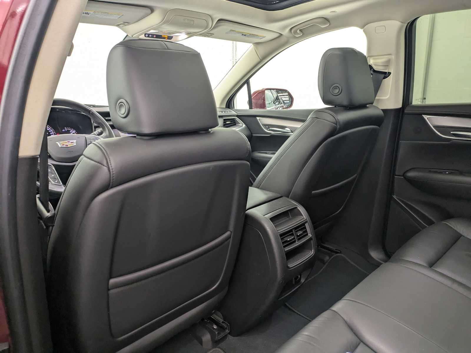 Thumbnail: 2017 Cadillac XT5 - 19