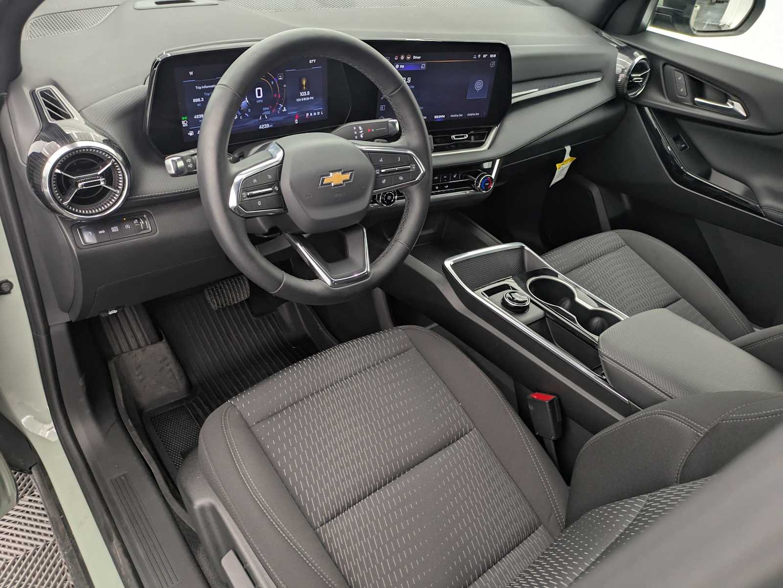 Thumbnail: 2026 Chevrolet Equinox - 2