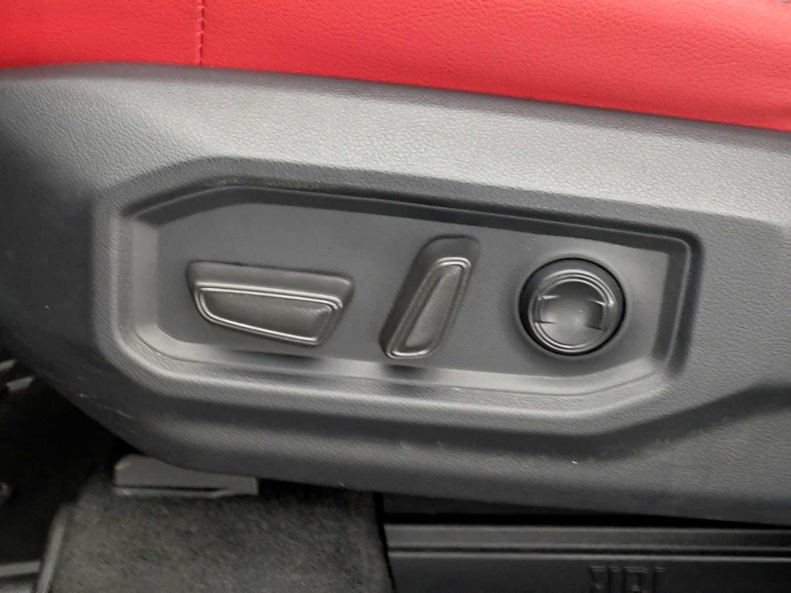 Thumbnail: 2025 Toyota Tundra - 18