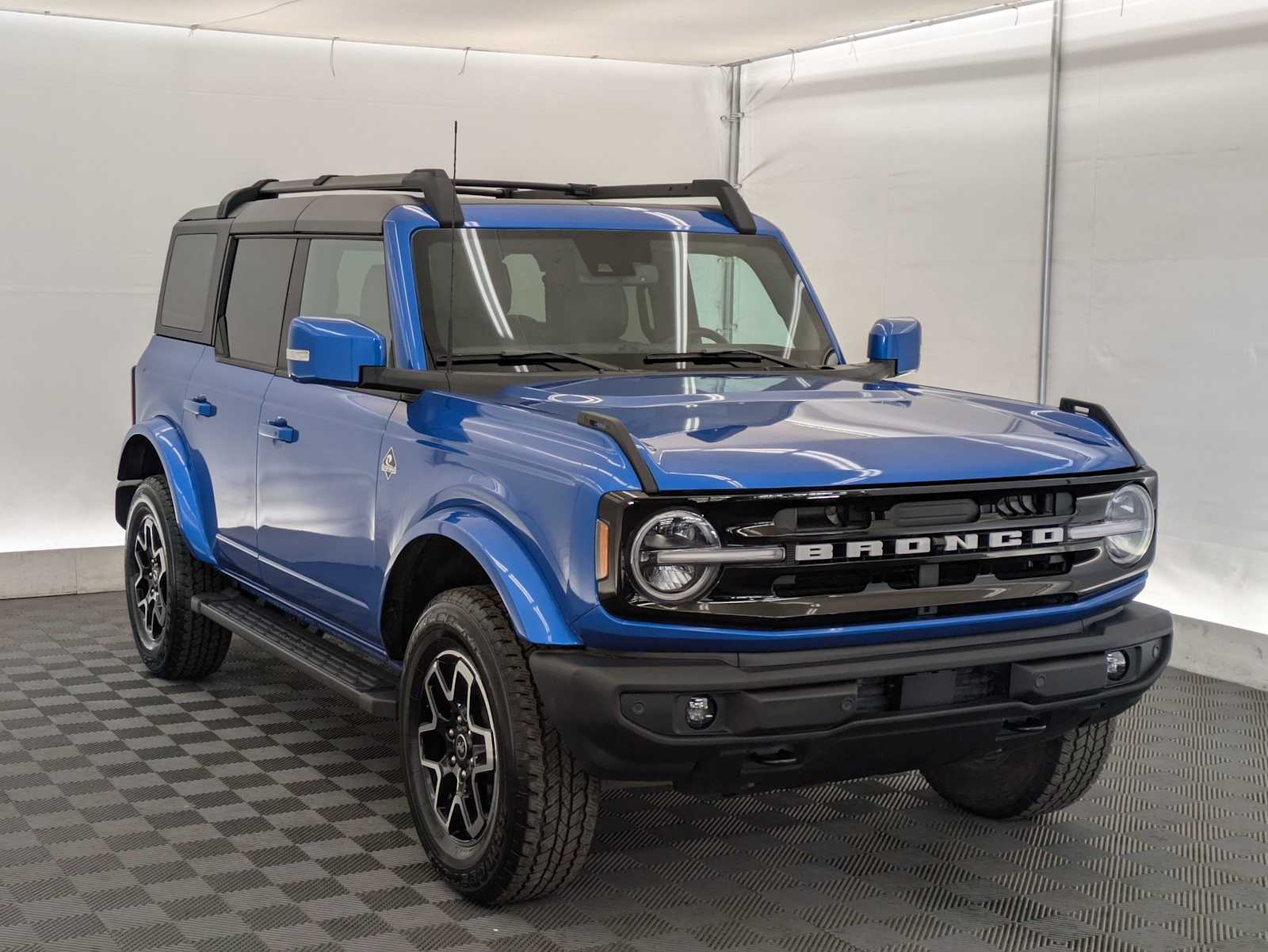 2024 Ford Bronco Outer Banks 8