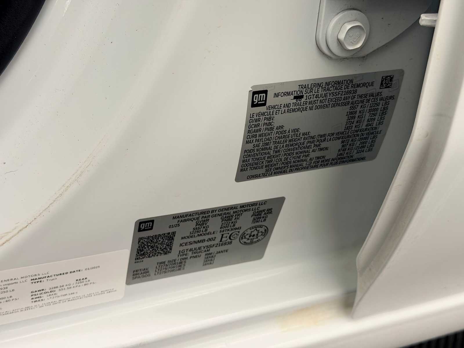 Thumbnail: 2025 GMC Sierra 3500 - 36