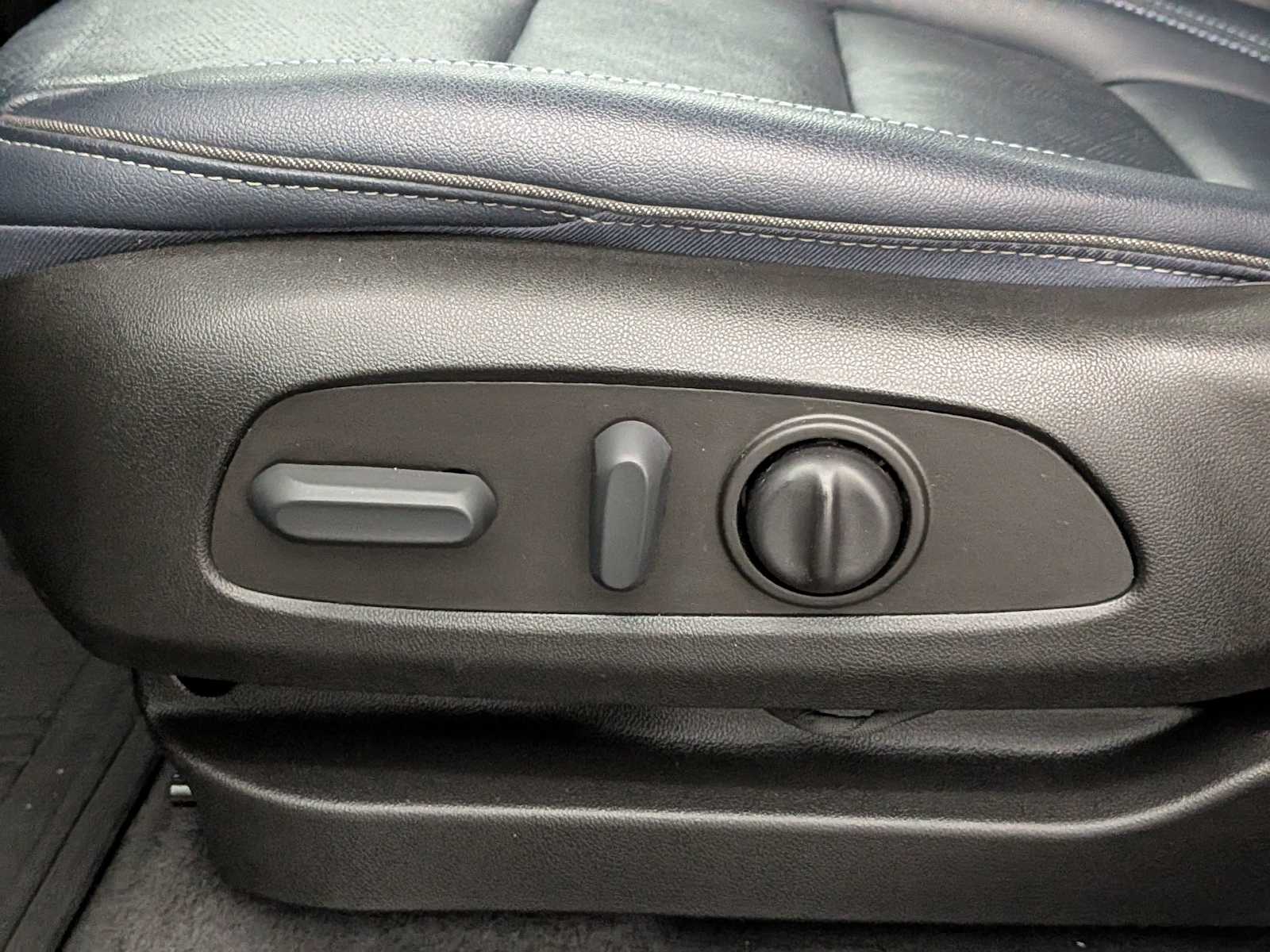 Thumbnail: 2022 Chevrolet Bolt EUV - 17