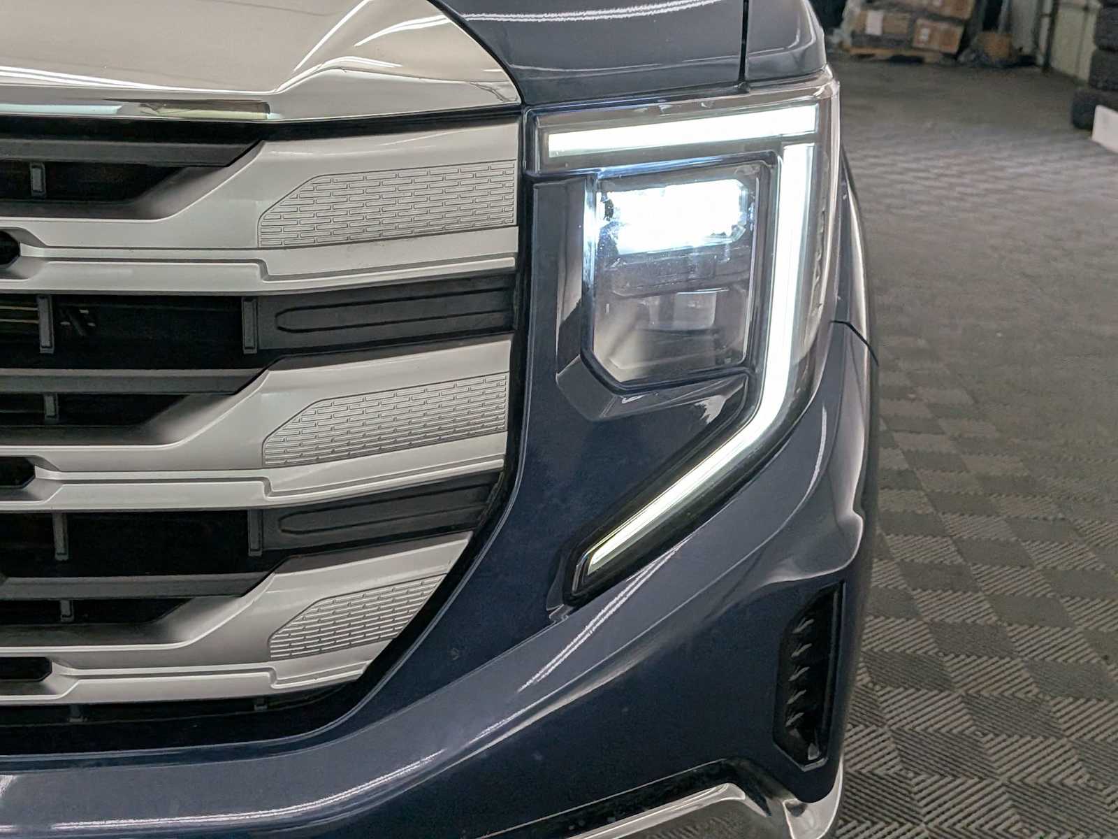 Thumbnail: 2023 GMC Sierra 1500 - 10