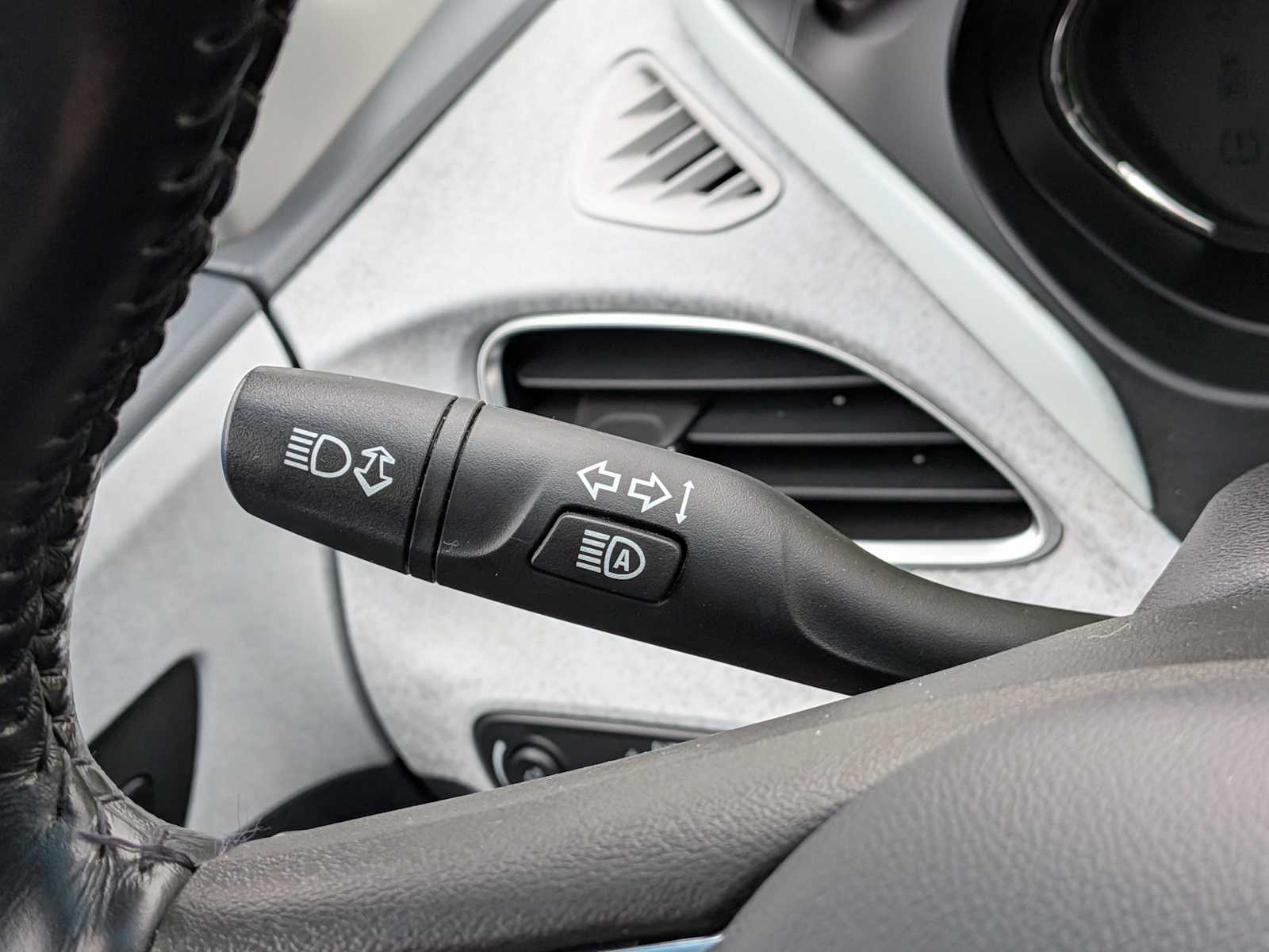 Thumbnail: 2021 Chevrolet Bolt EV - 26