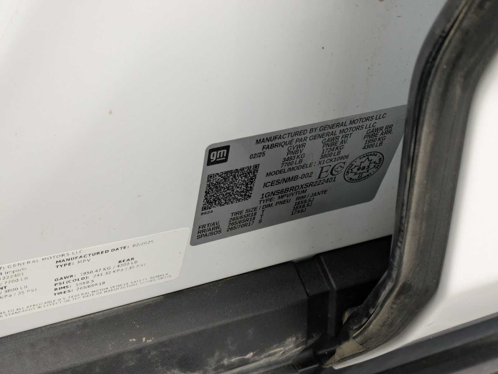 Thumbnail: 2025 Chevrolet Suburban - 32