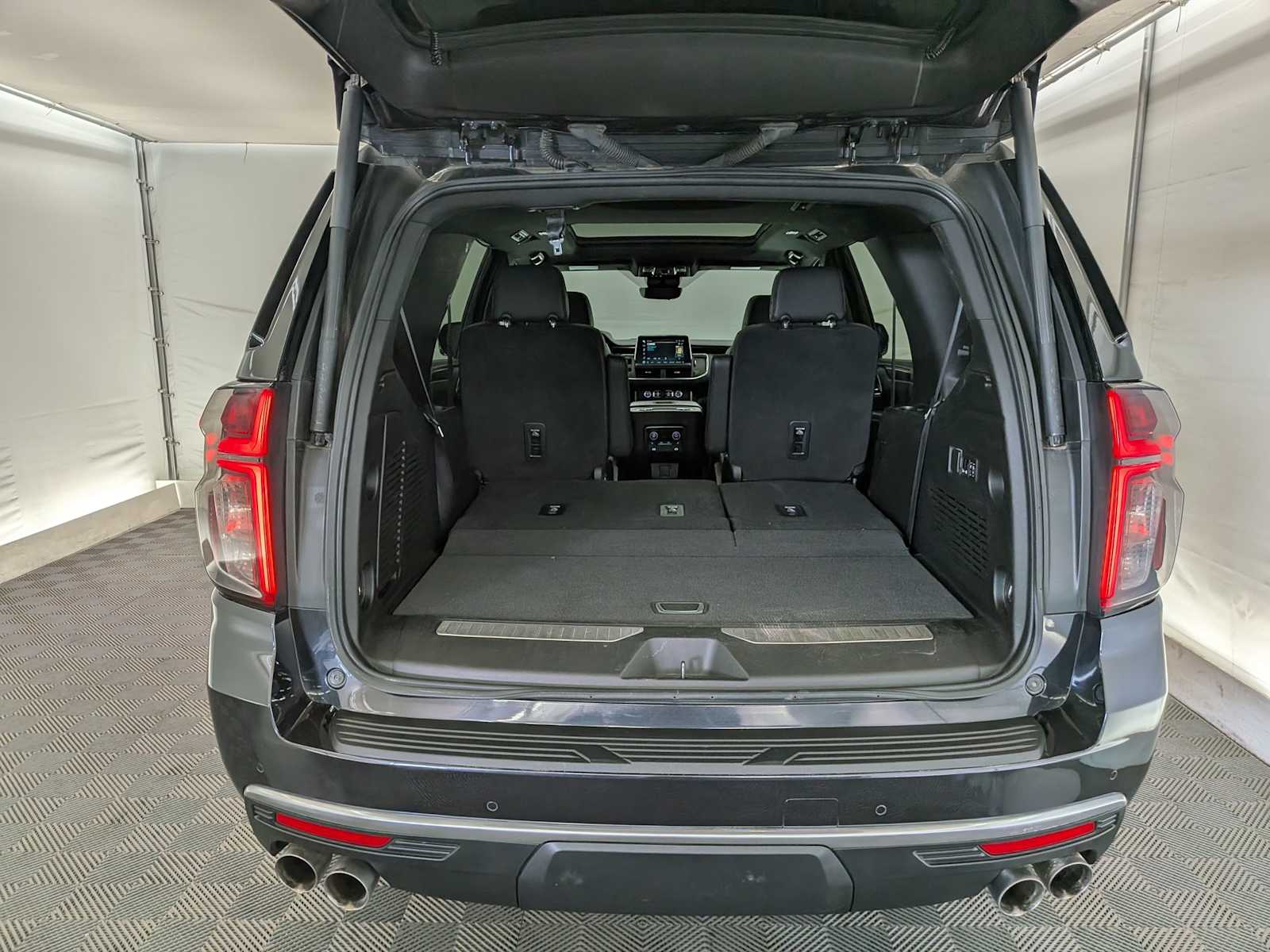 Thumbnail: 2023 Chevrolet Tahoe - 32