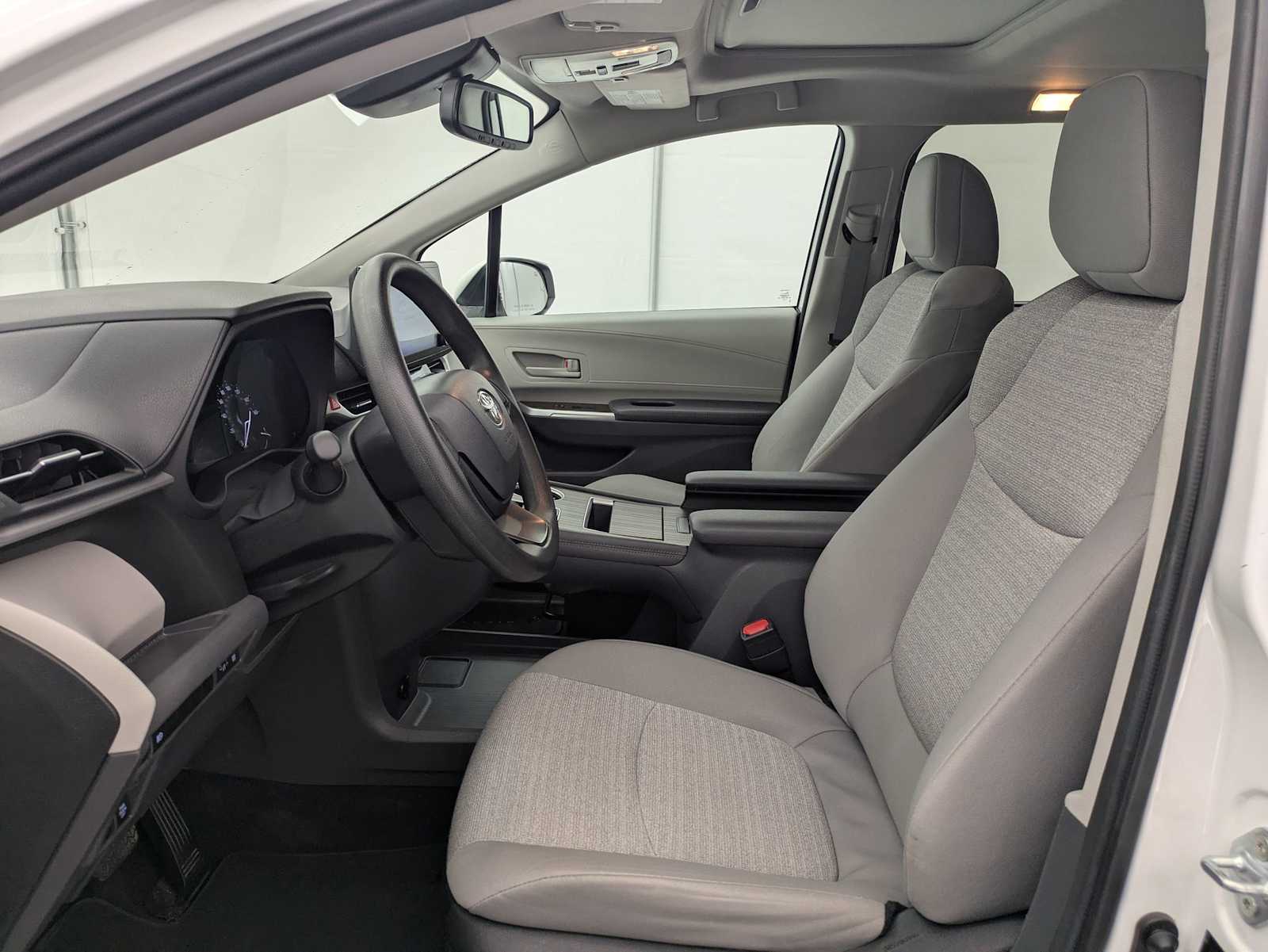 Thumbnail: 2024 Toyota Sienna - 16