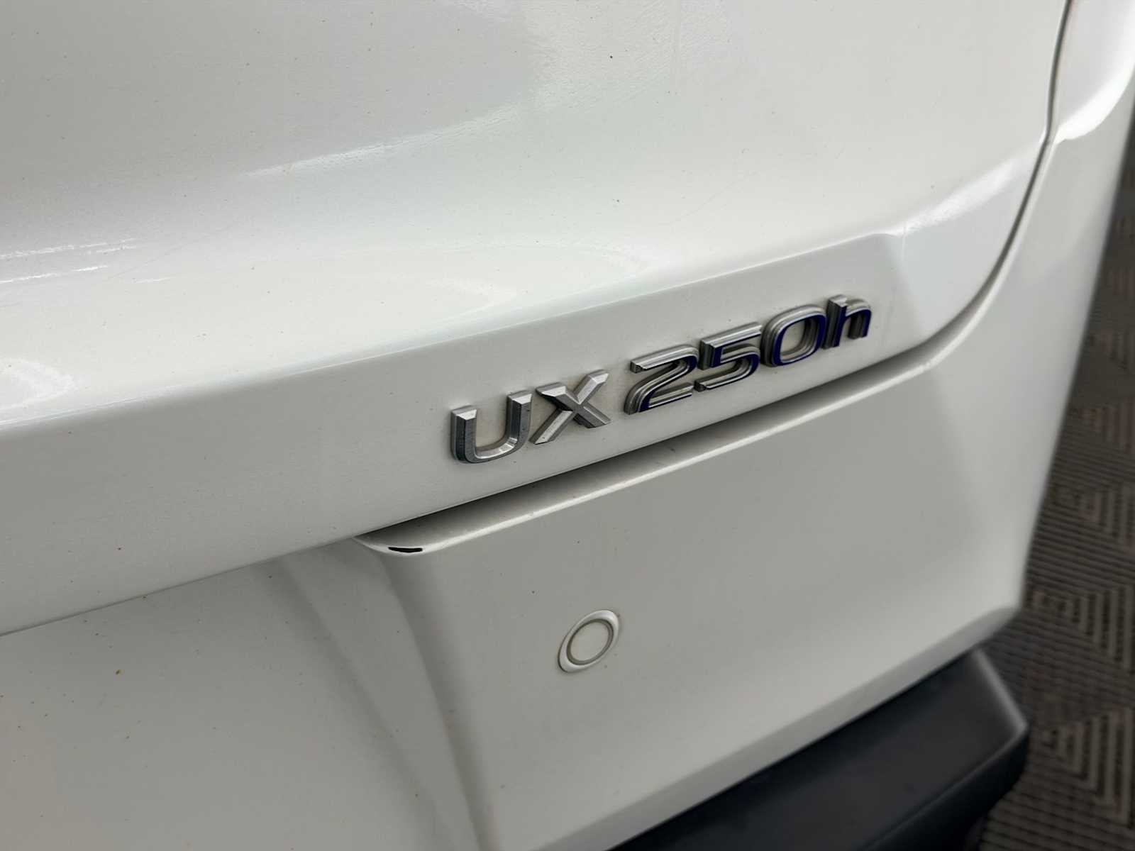 Thumbnail: 2019 Lexus UX - 12