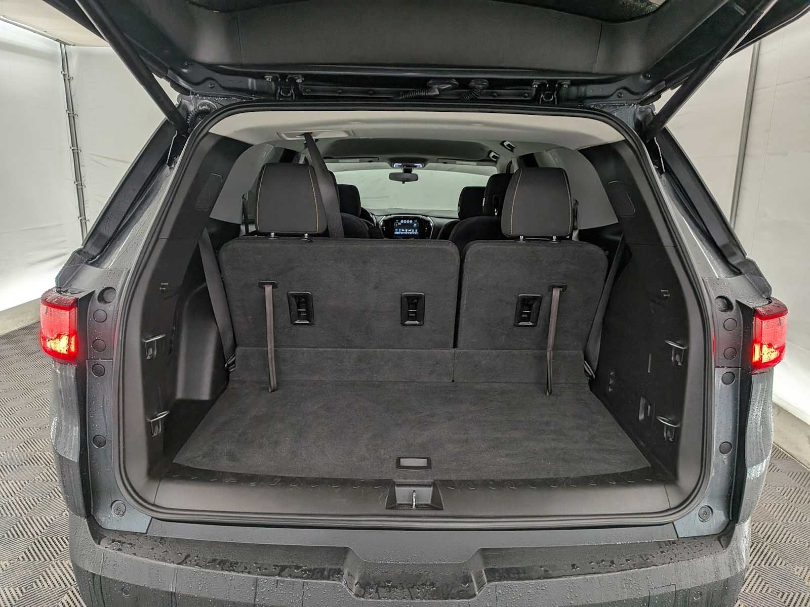 Thumbnail: 2018 Chevrolet Traverse - 32