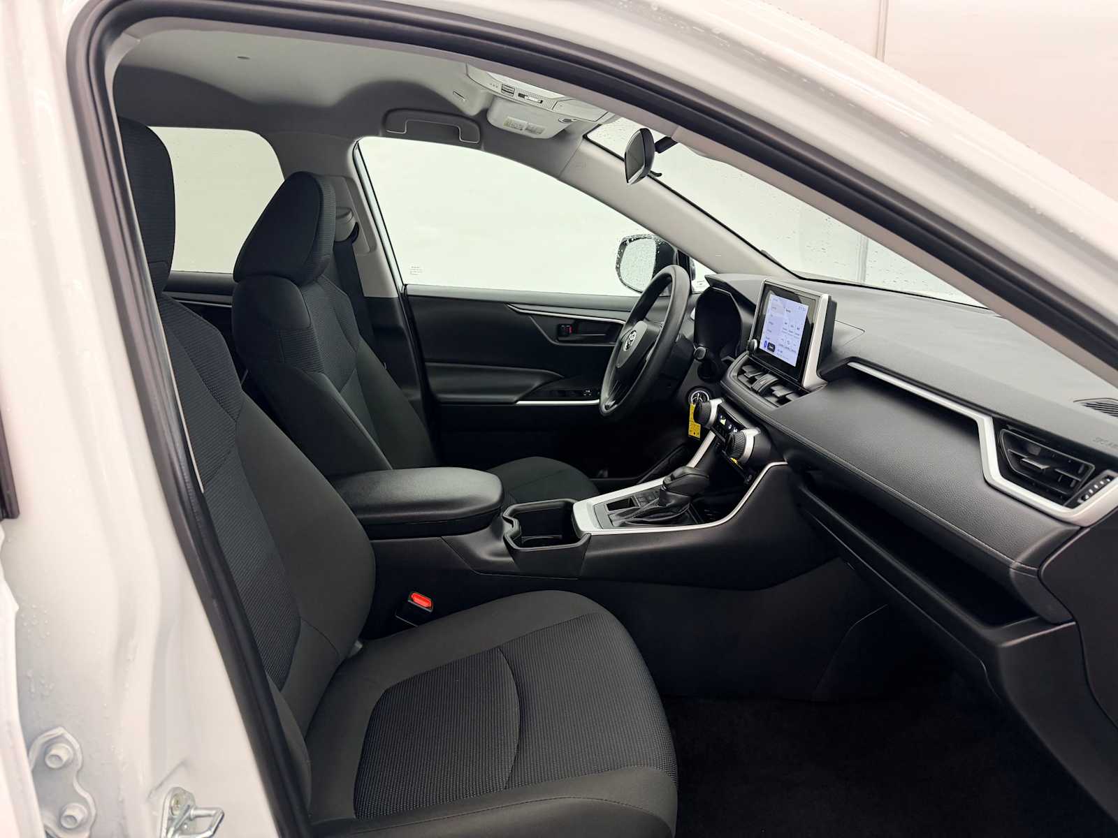 Thumbnail: 2025 Toyota RAV4 - 21