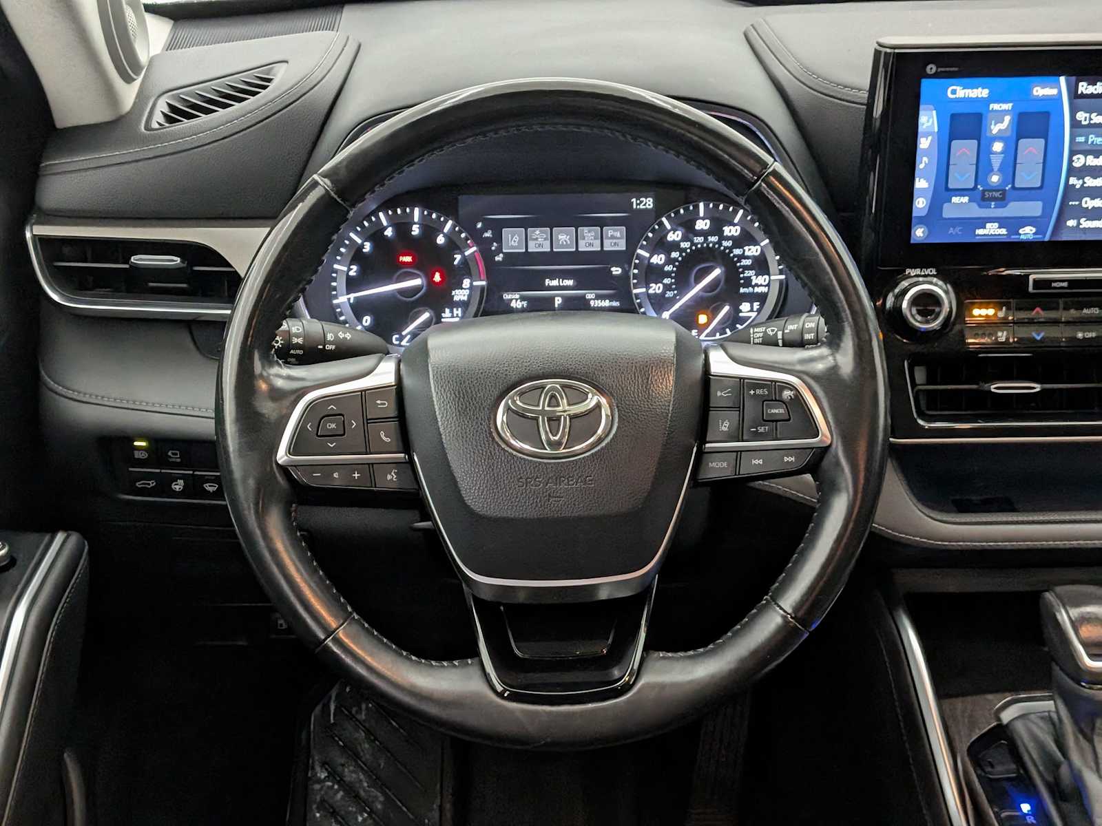 Thumbnail: 2021 Toyota Highlander - 24