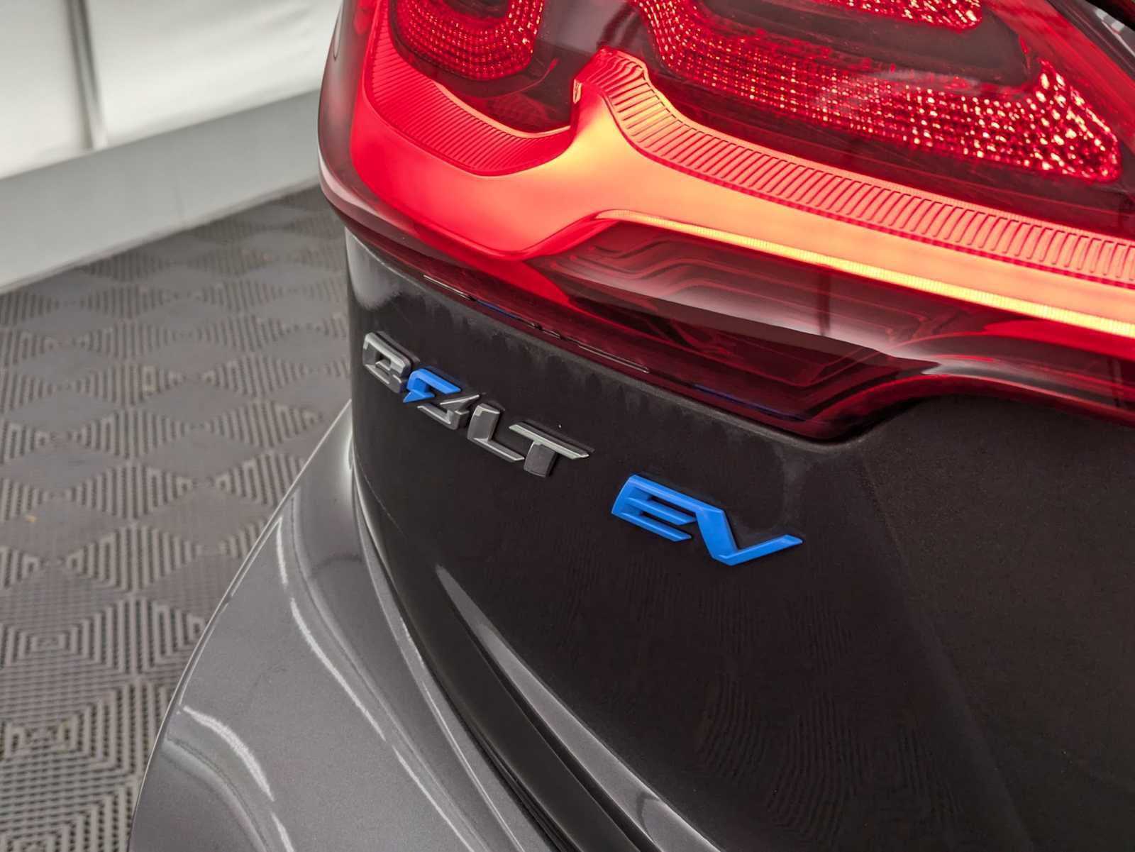 Thumbnail: 2020 Chevrolet Bolt EV - 12