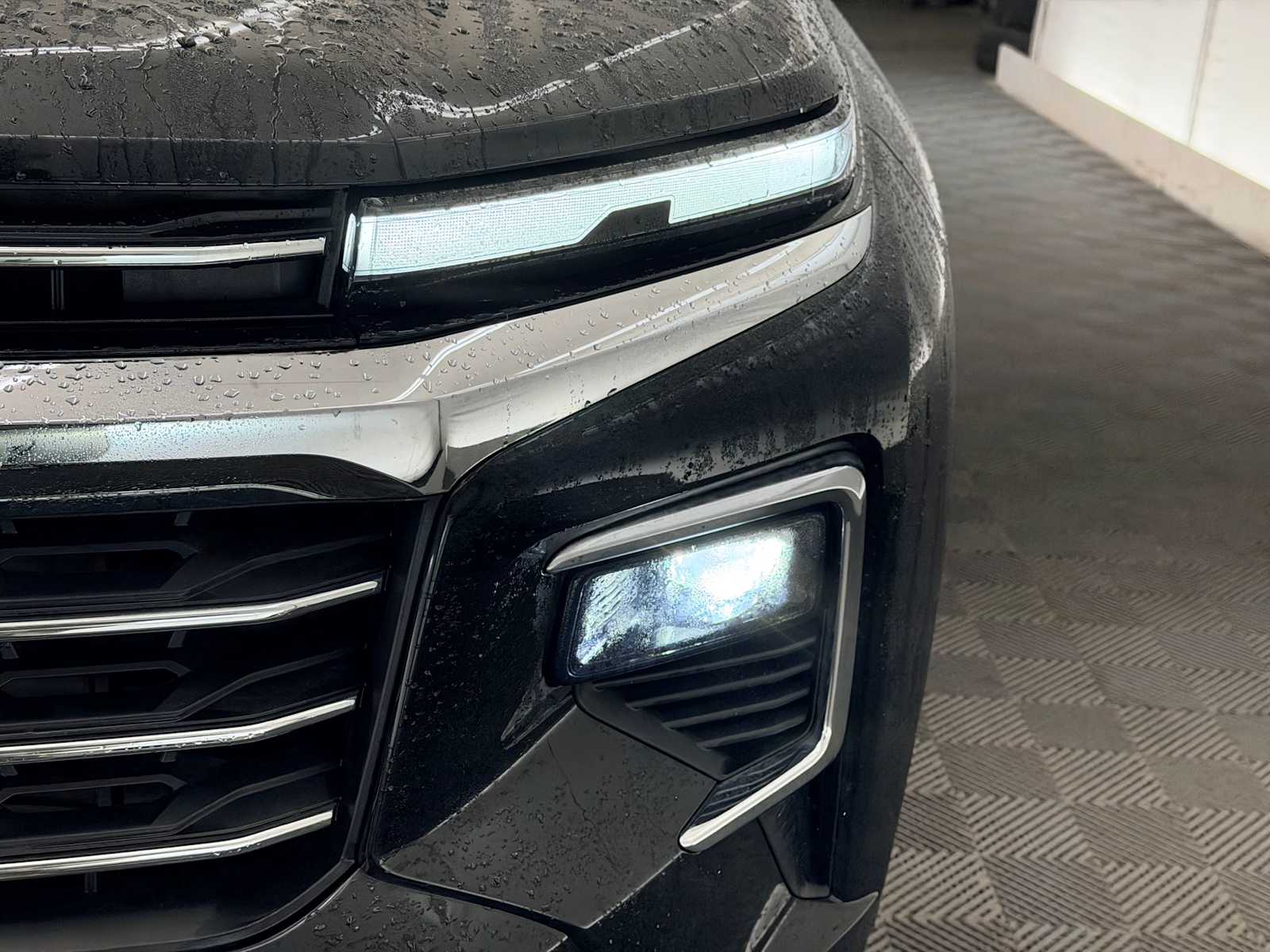 Thumbnail: 2025 Chevrolet Traverse - 10