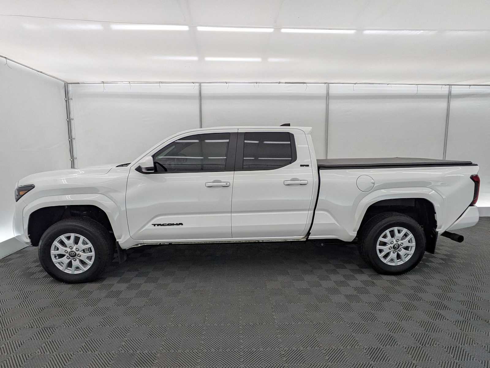 Thumbnail: 2024 Toyota Tacoma - 3