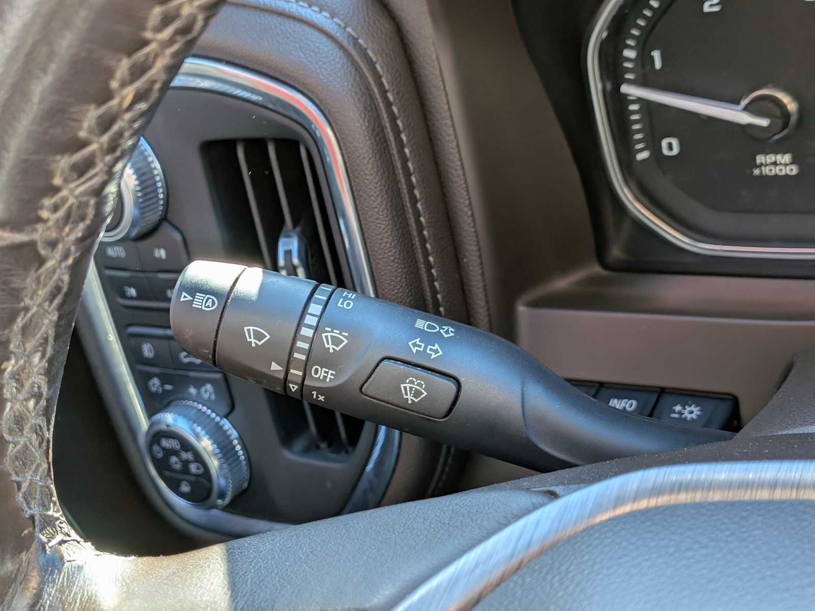 Thumbnail: 2021 GMC Sierra 2500 - 28