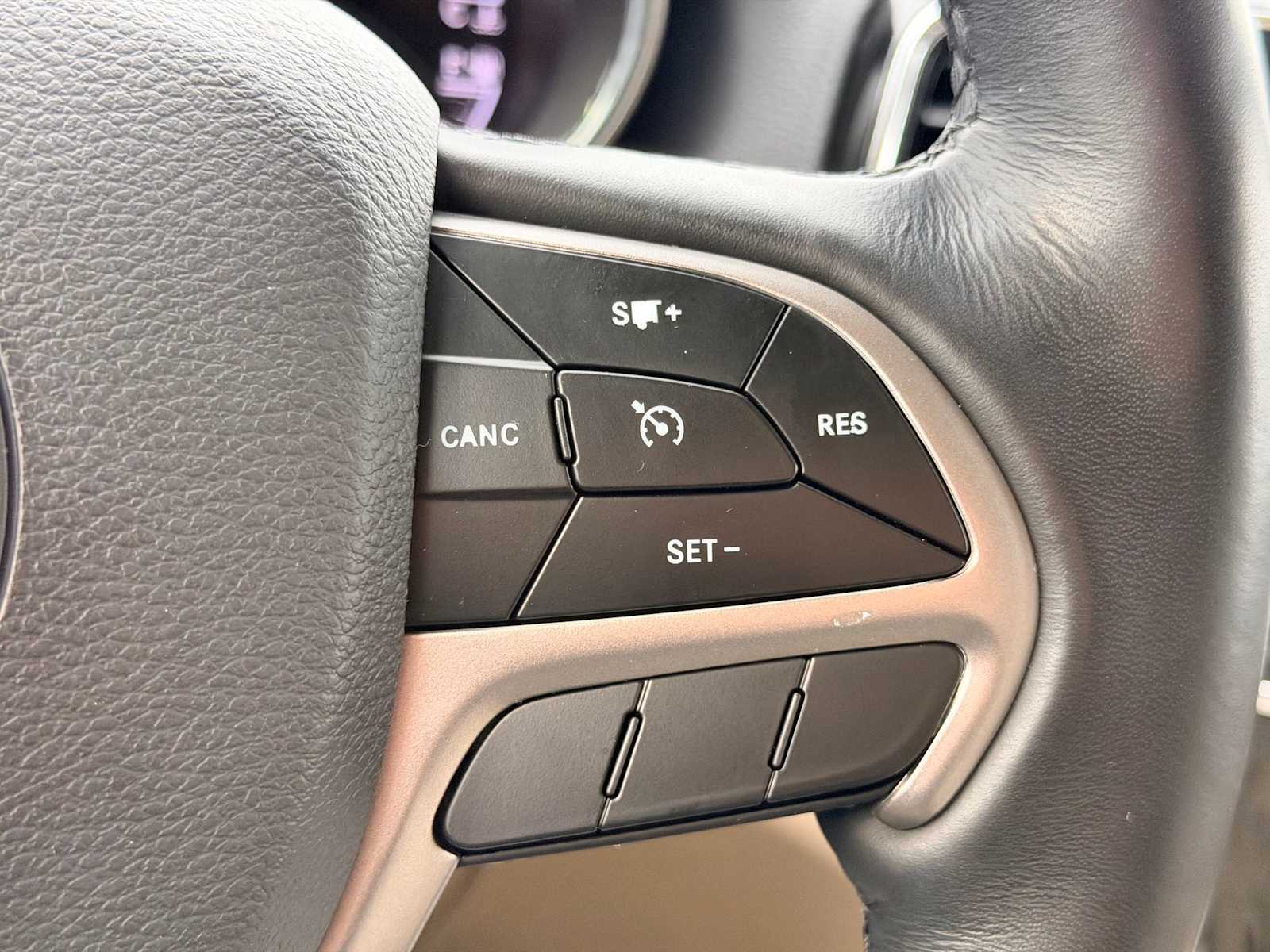 Thumbnail: 2021 Jeep Grand Cherokee - 26