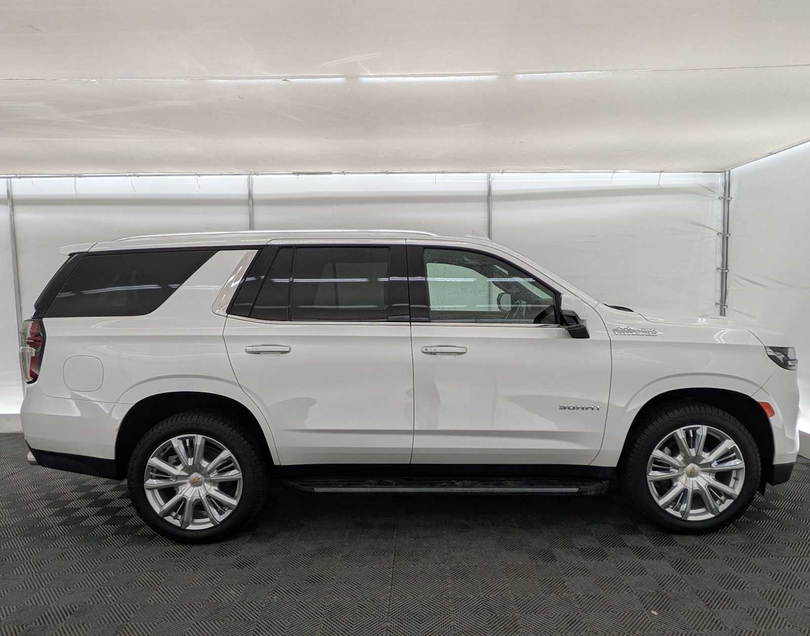 Thumbnail: 2022 Chevrolet Tahoe - 7