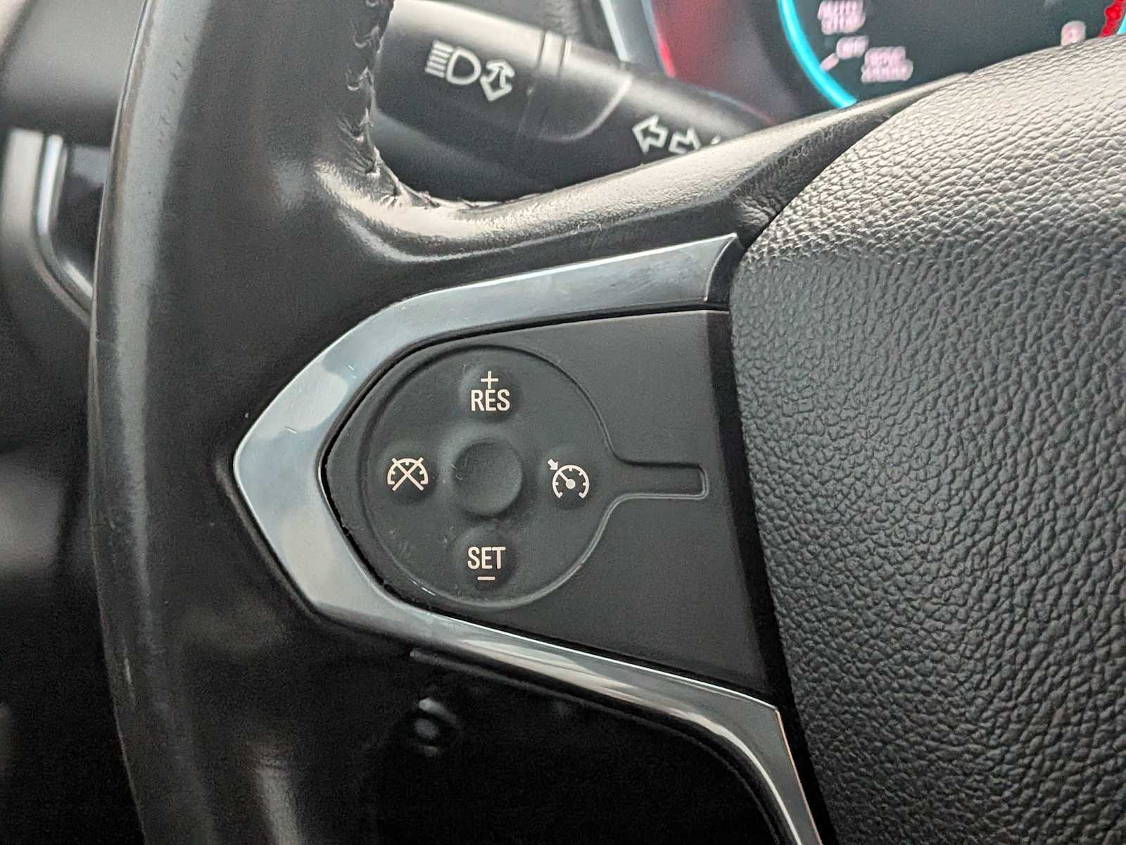 Thumbnail: 2018 Chevrolet Traverse - 23