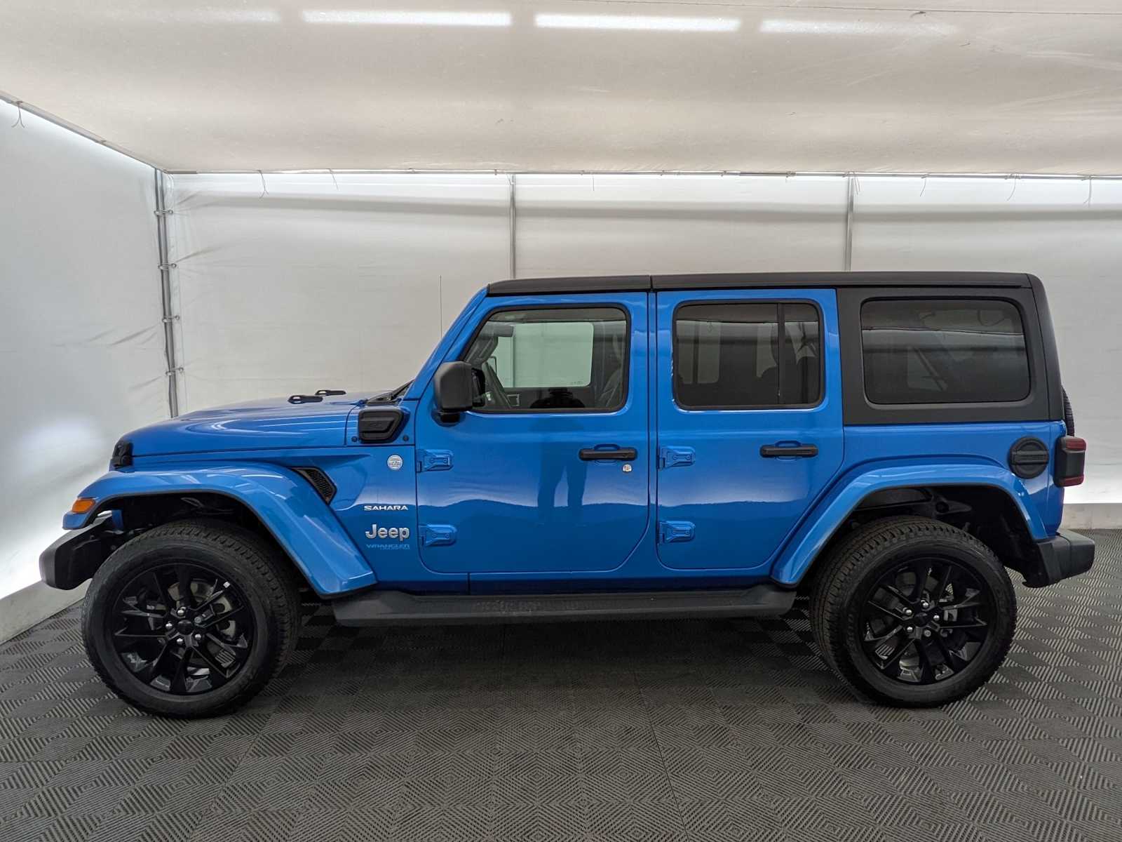 Thumbnail: 2021 Jeep Wrangler - 3