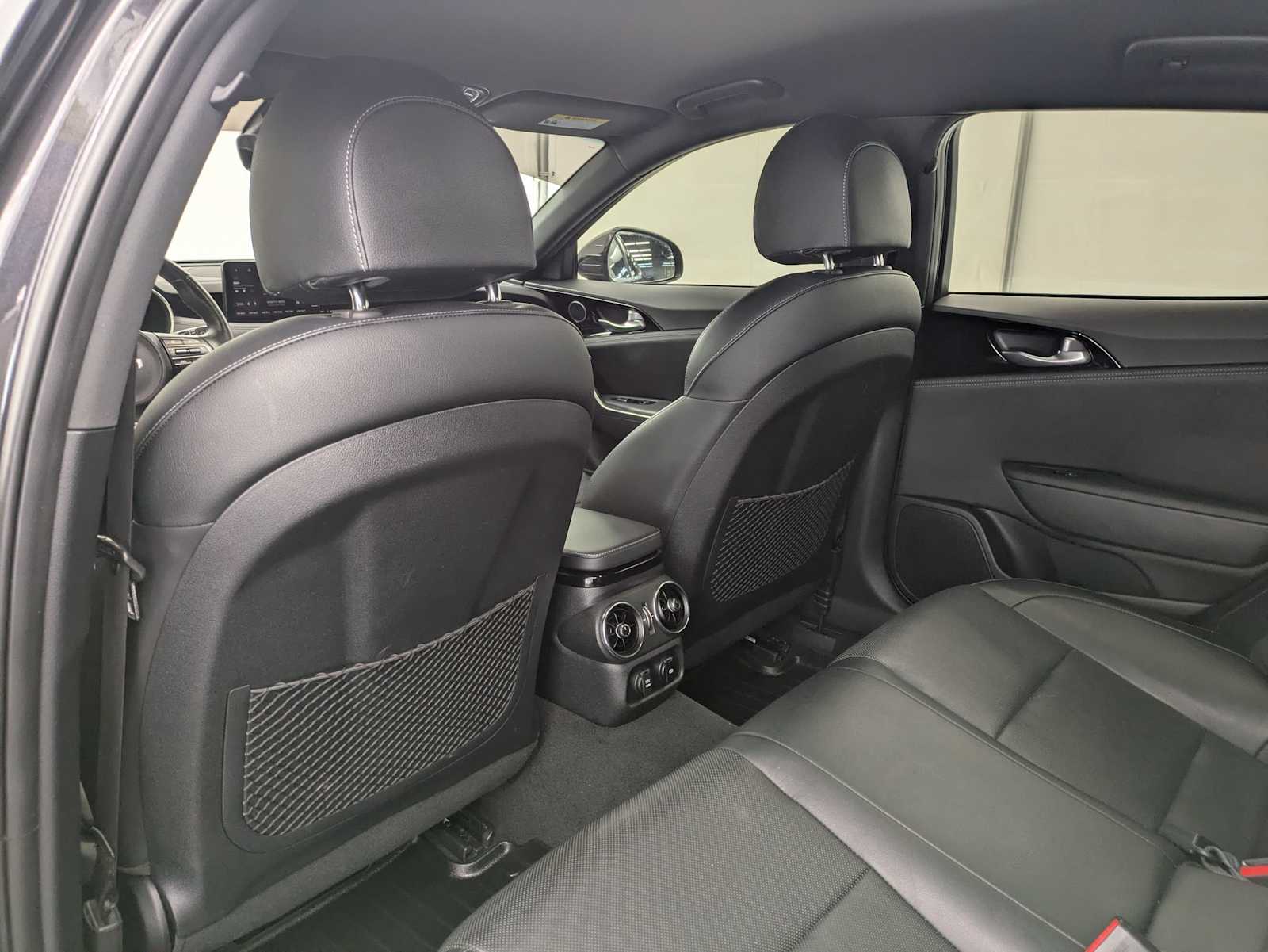 Thumbnail: 2022 Kia Stinger - 18