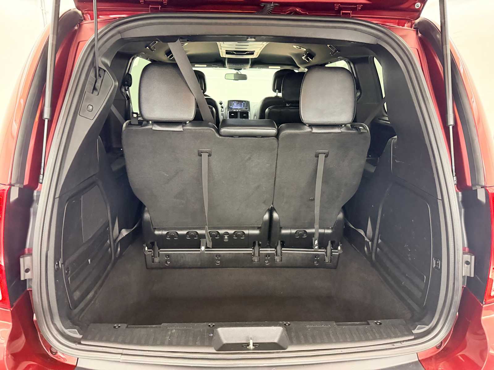 Thumbnail: 2017 Dodge Grand Caravan - 32