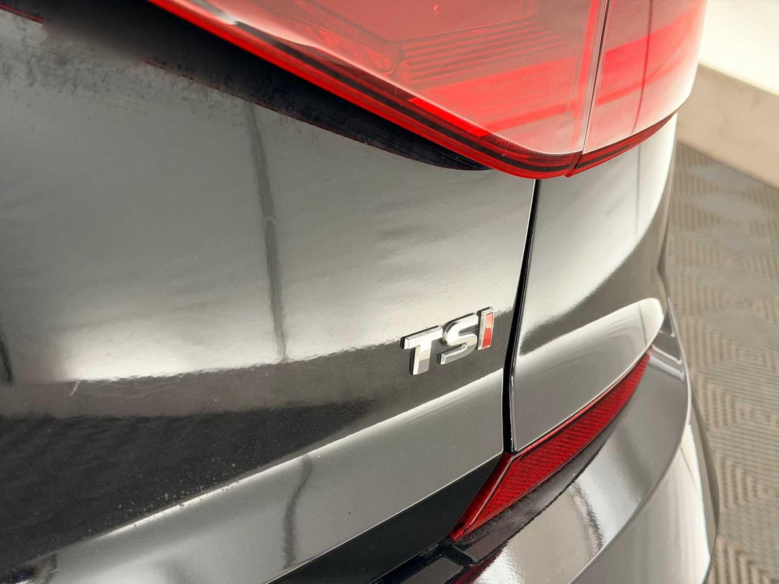 Thumbnail: 2017 Volkswagen Passat - 13