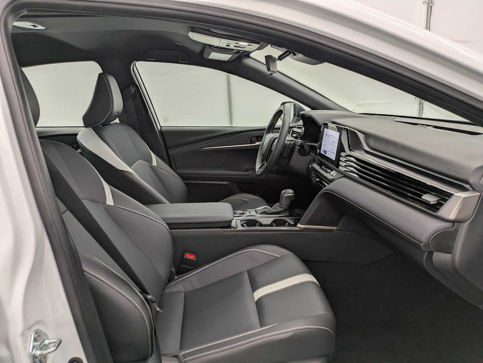 Thumbnail: 2025 Toyota Camry - 22