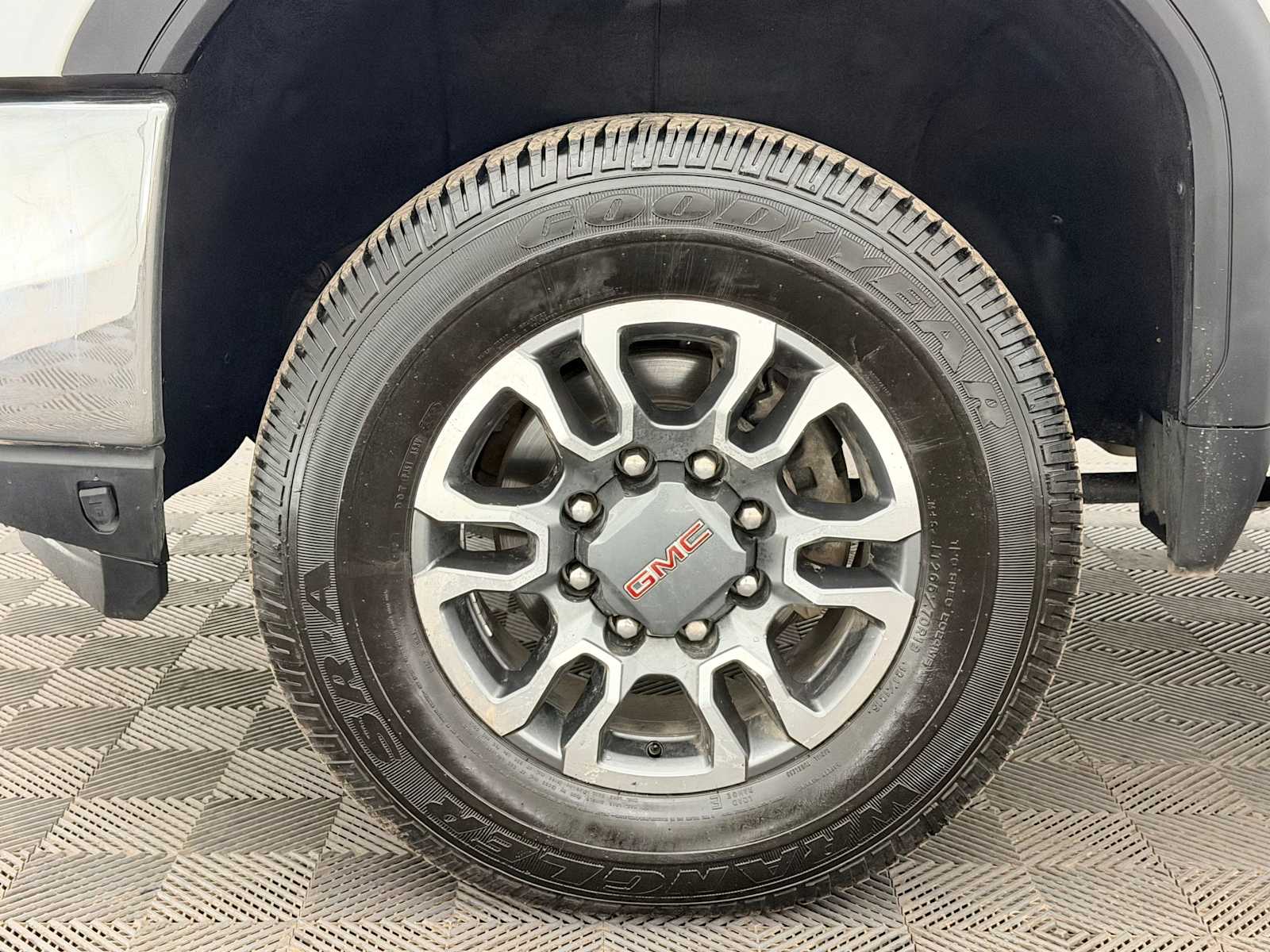 Thumbnail: 2023 GMC Sierra 3500 - 16