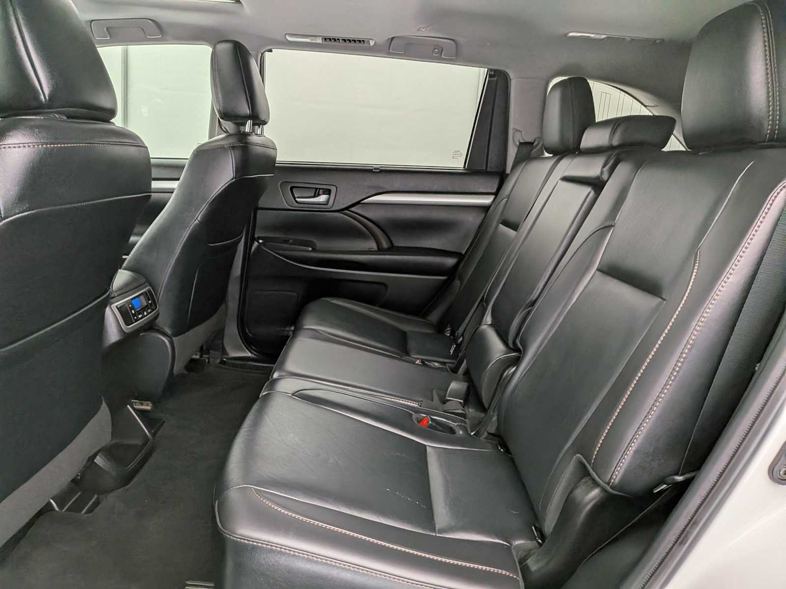 Thumbnail: 2019 Toyota Highlander - 20